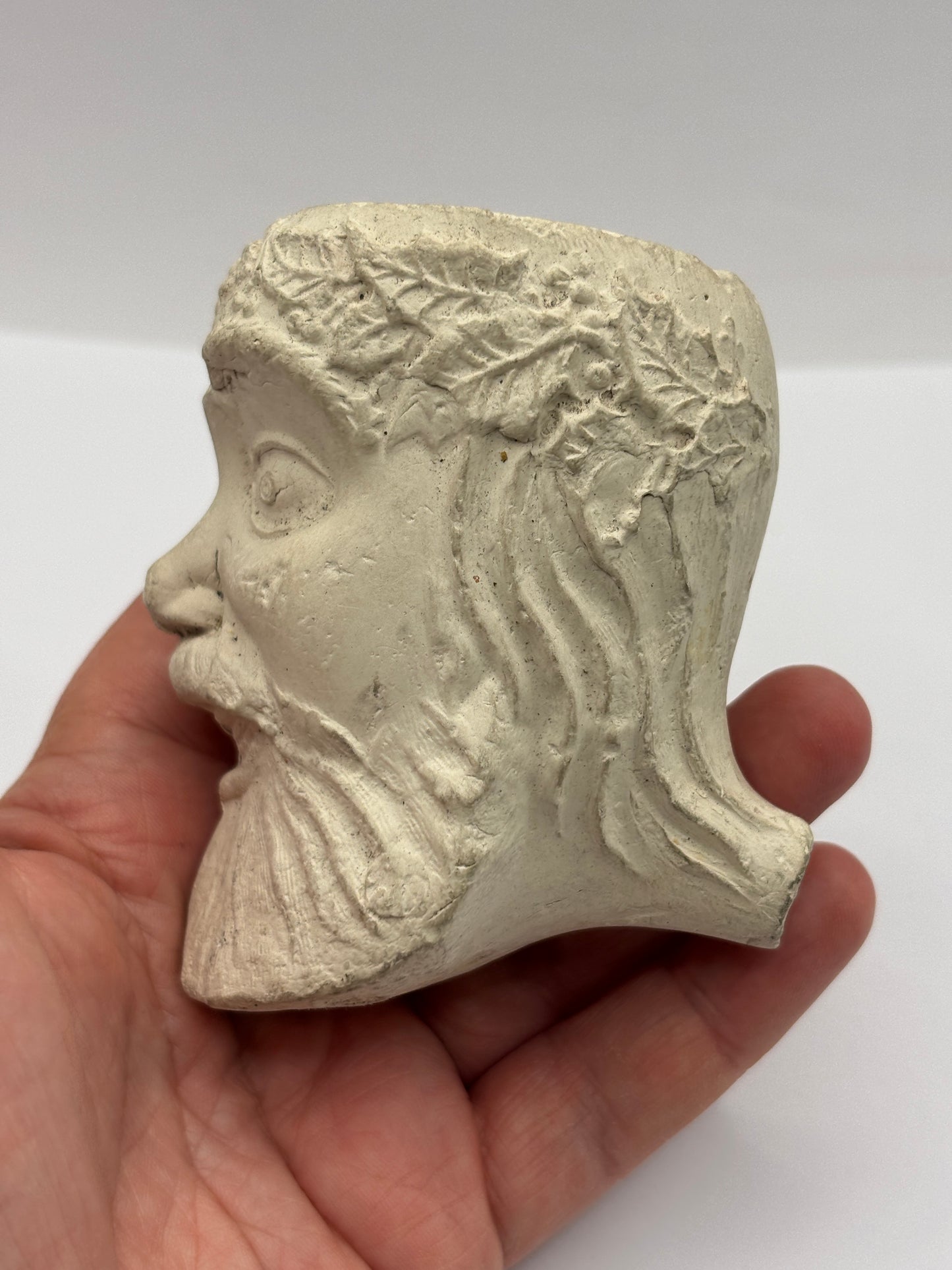 Old XL figural clay pipe head, pipe bowl
