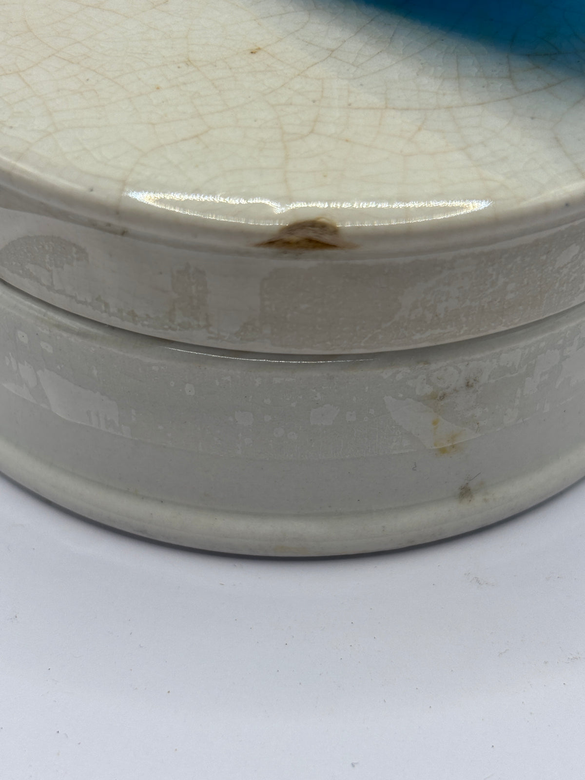 Old large plain stoneware lidded pot, pot lid and base (c)