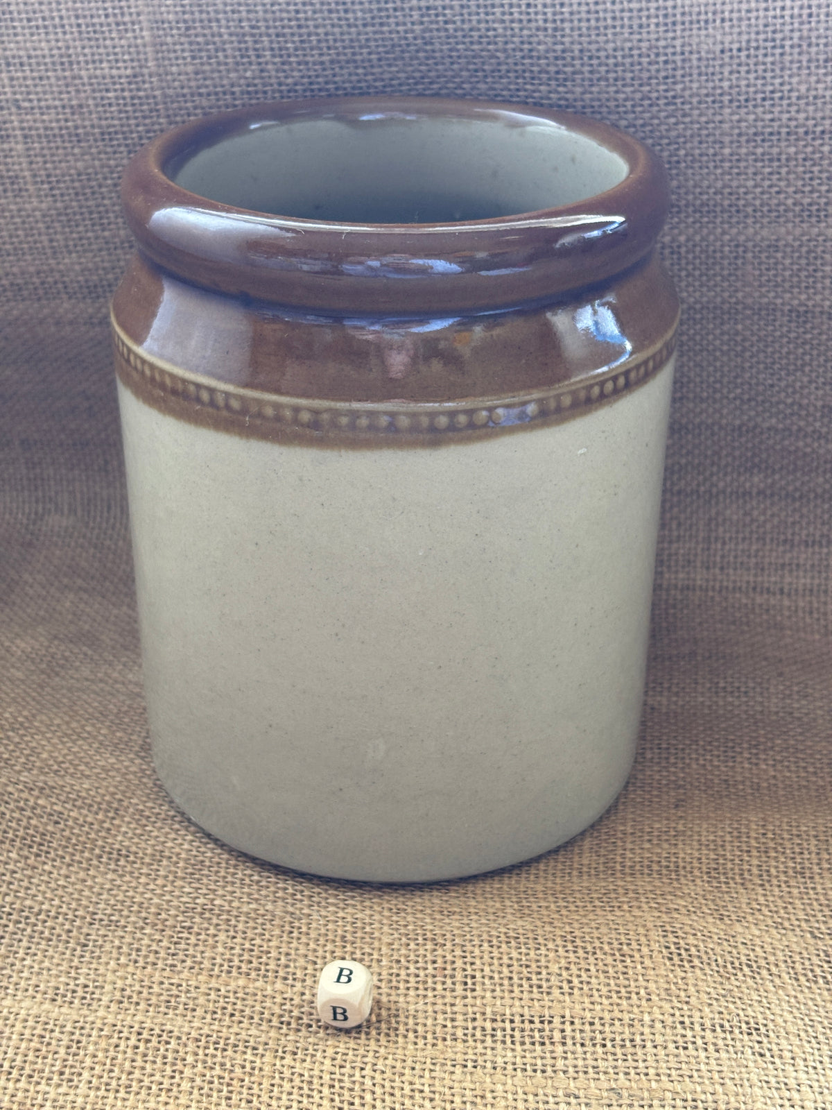 Old stoneware jar/ pantry pot (B)