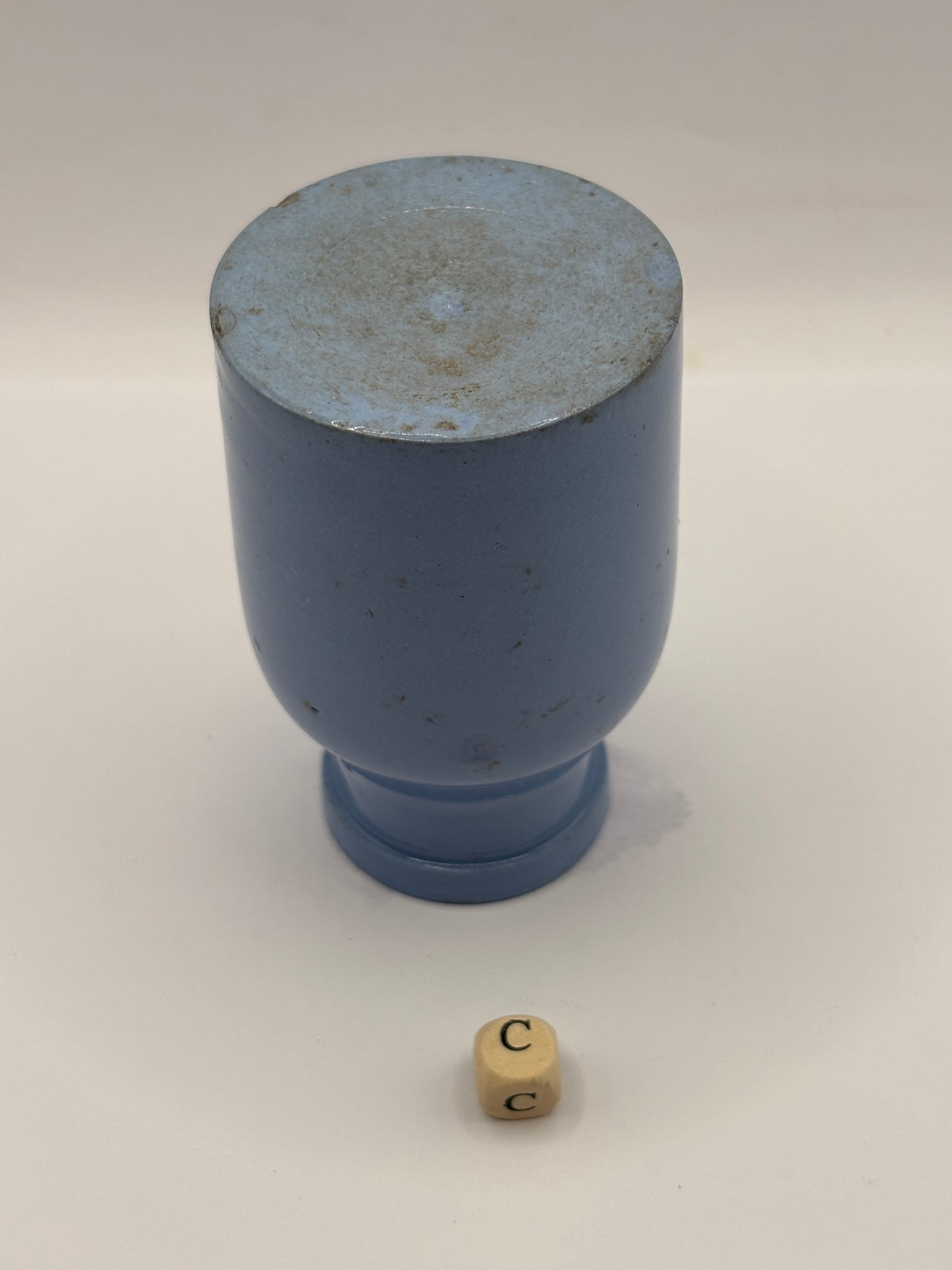 Old blue stoneware churn, cream churn (c)