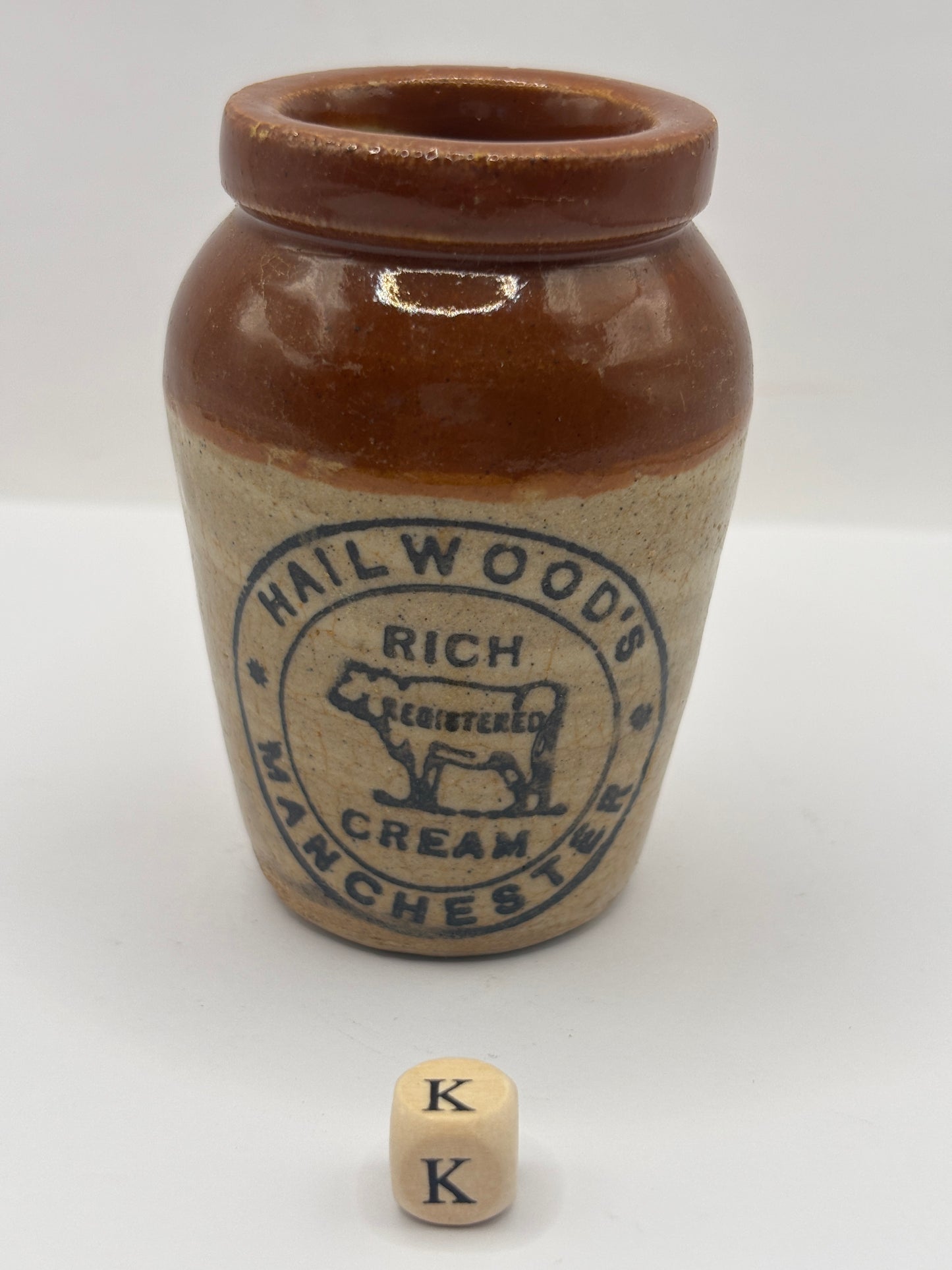 Old Manchester advertising cream pot, Hailwoods rich cream (K)