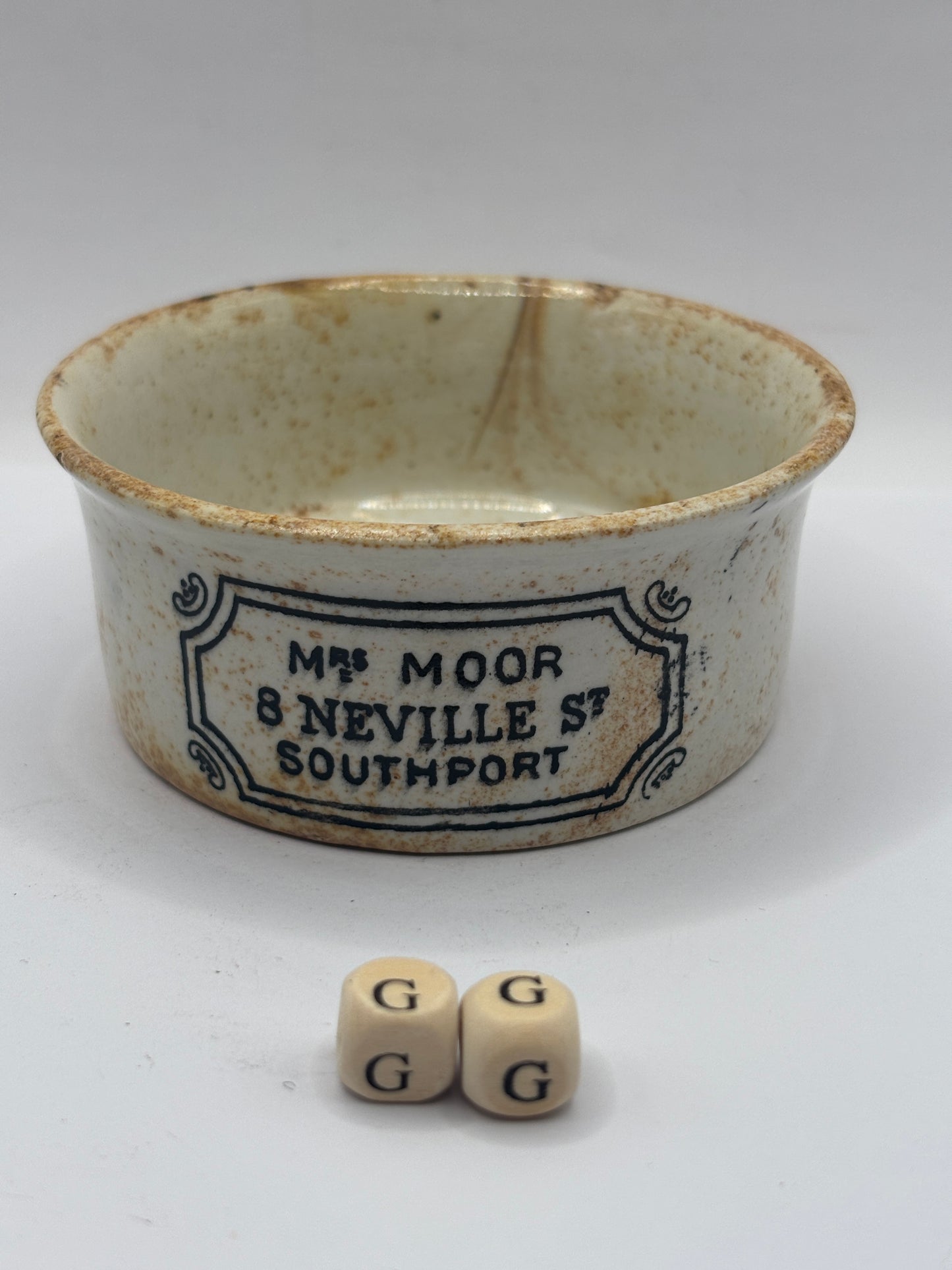 Old Mrs moors advertising meat paste pot (GG)