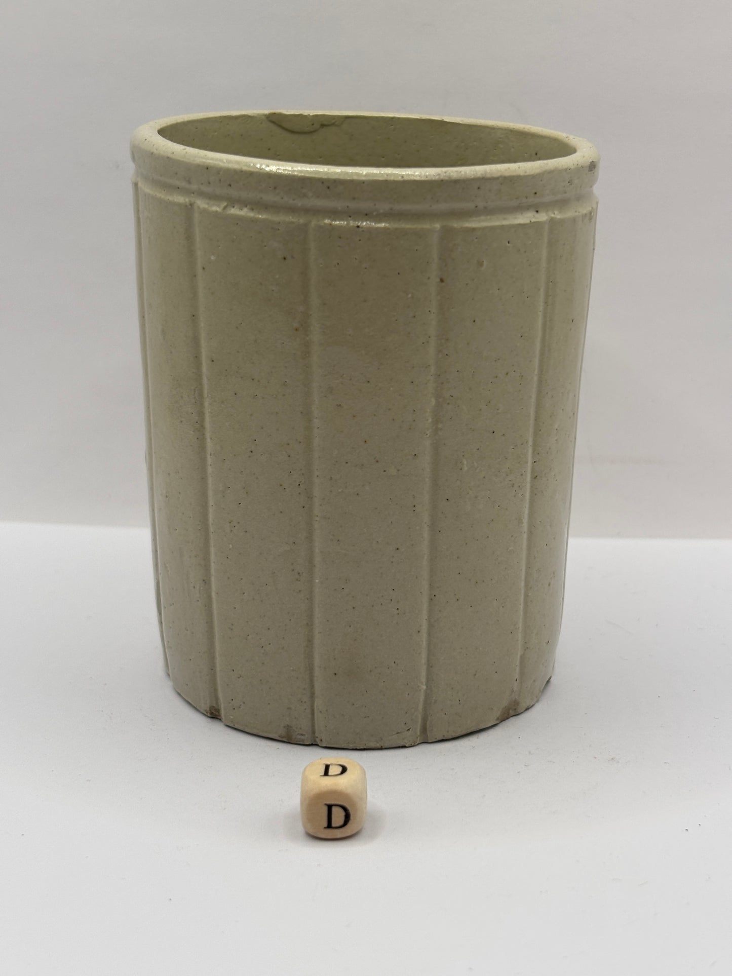 Old 1lb ribbed stoneware jam pot (D)