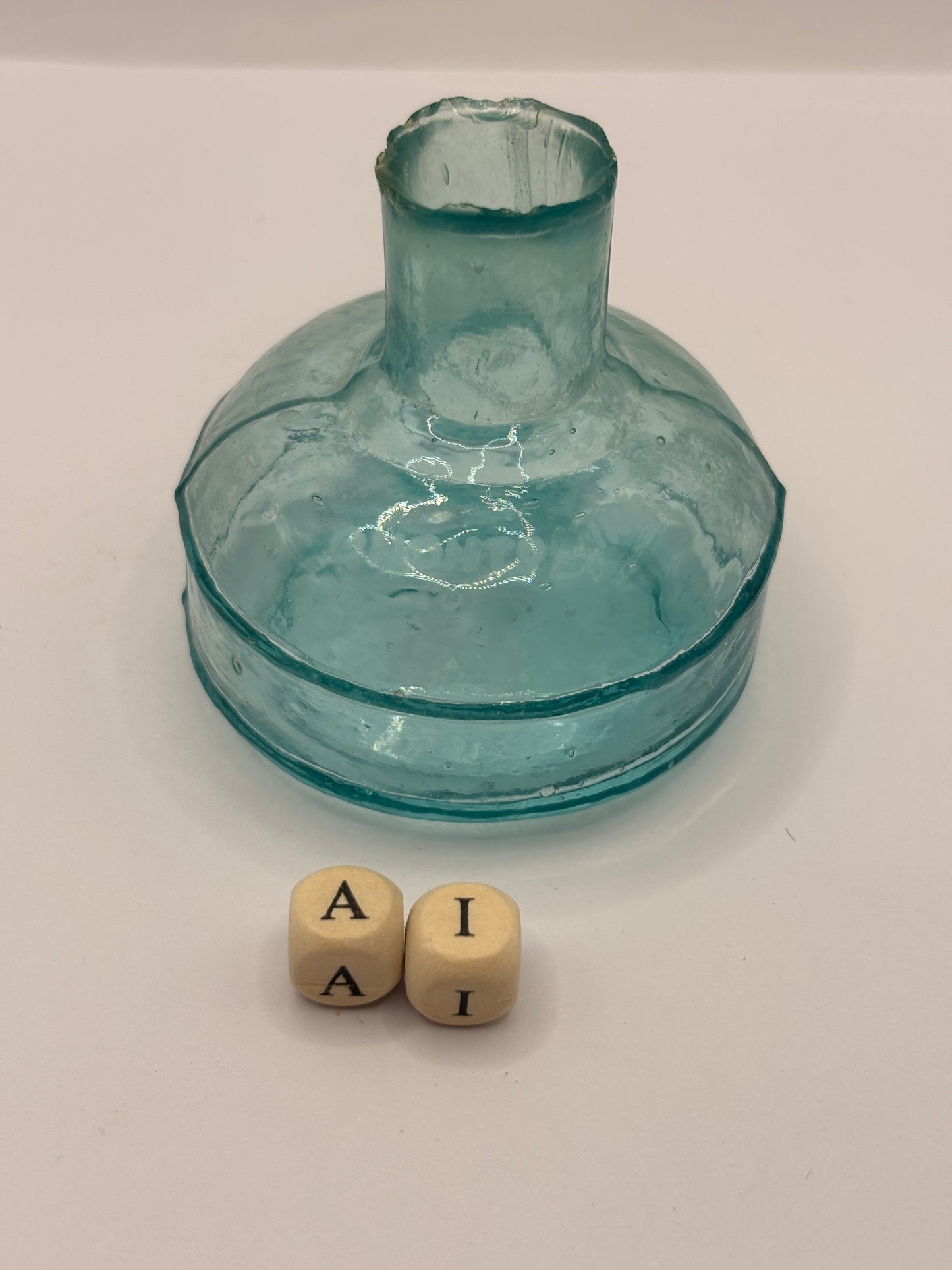 Old advertising ink, Ononto ink, inkwell, ink bottle (AI)