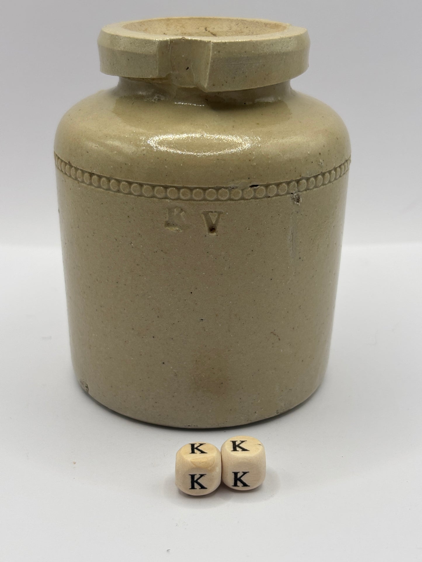 Old stoneware caviar pot (KK)