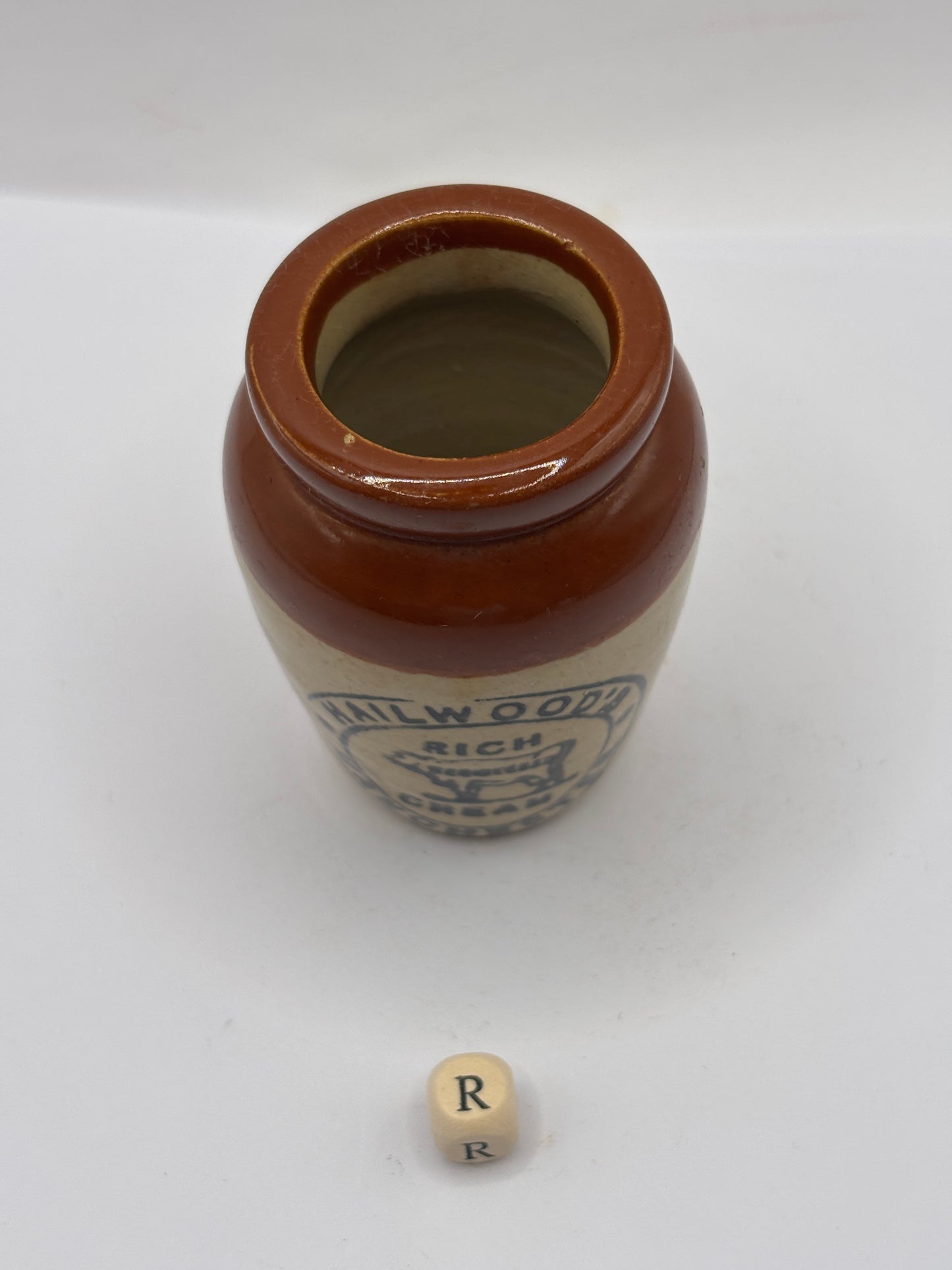 Old Manchester advertising cream pot, Hailwoods rich cream (R)