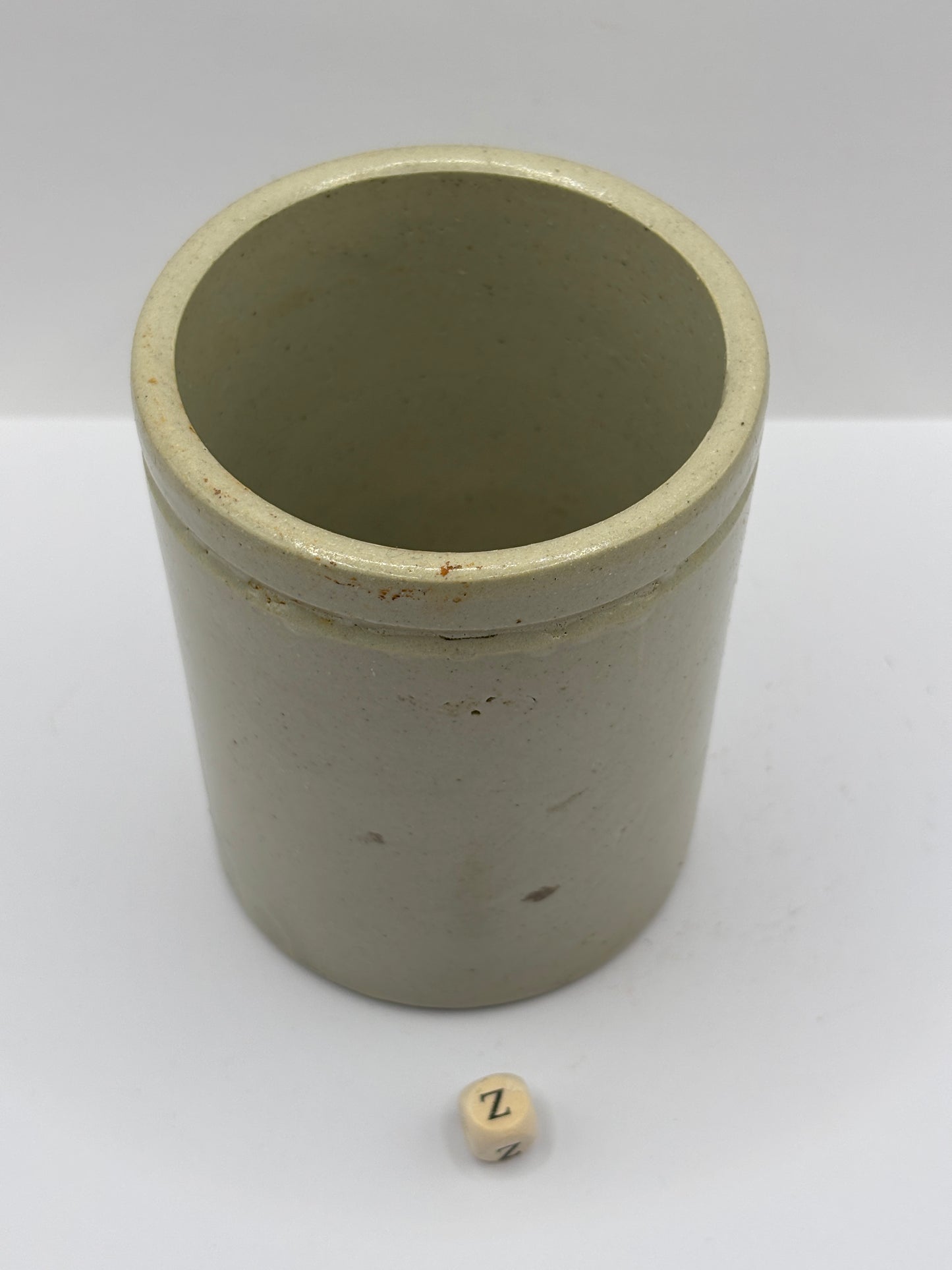 Old 1lb smooth stoneware jam pot (z)