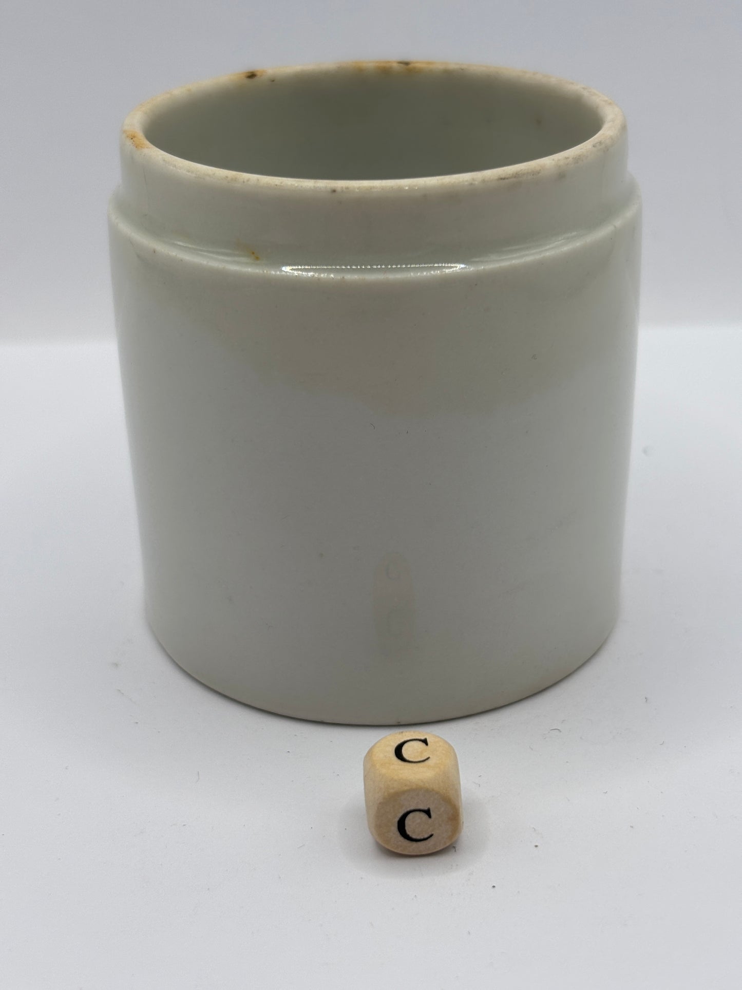 Old stoneware jar (c)