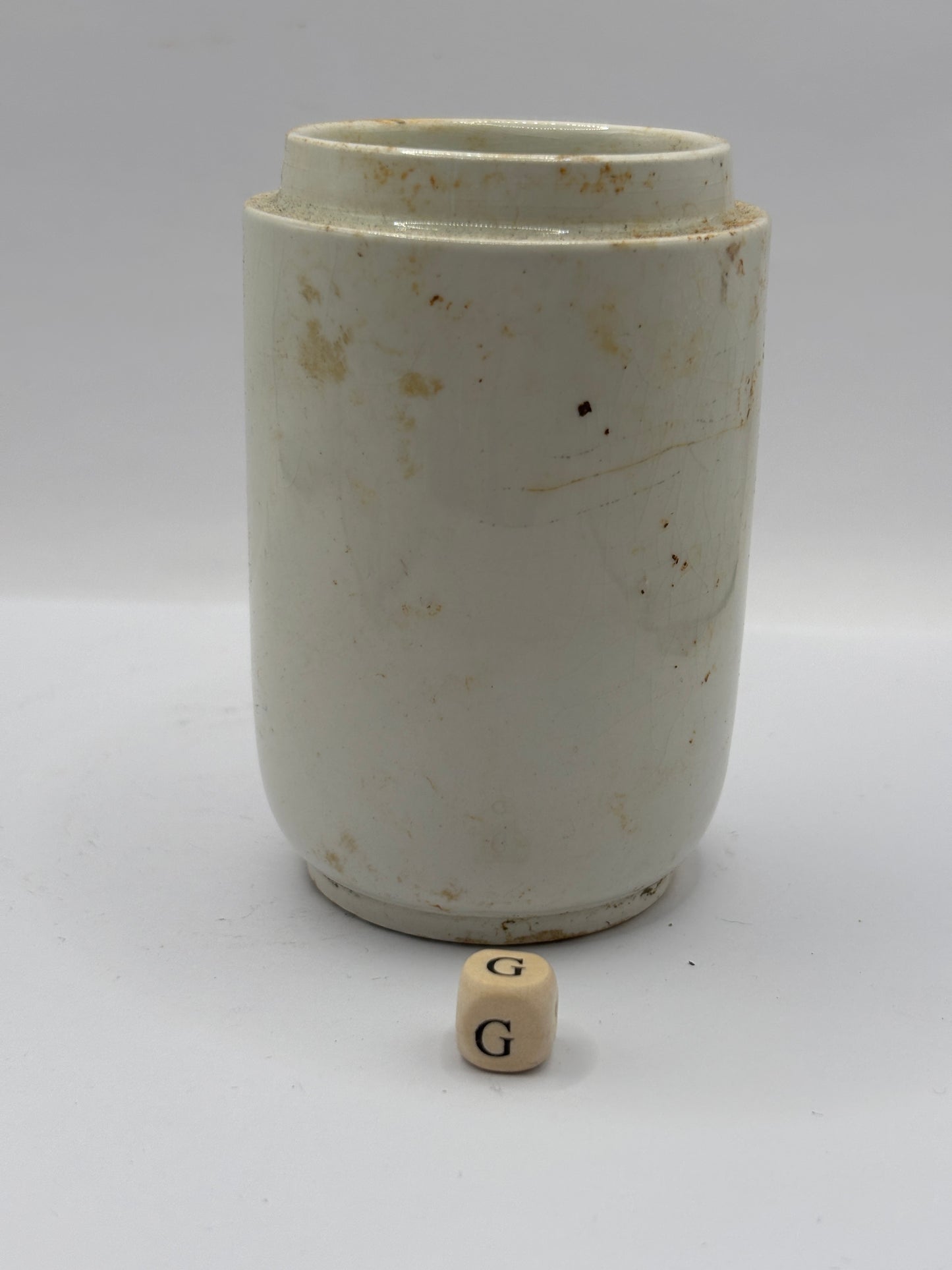 Old white stoneware jar (G)