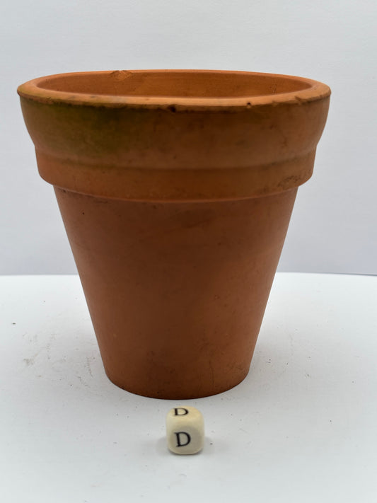 Old terracotta plant pot (D)