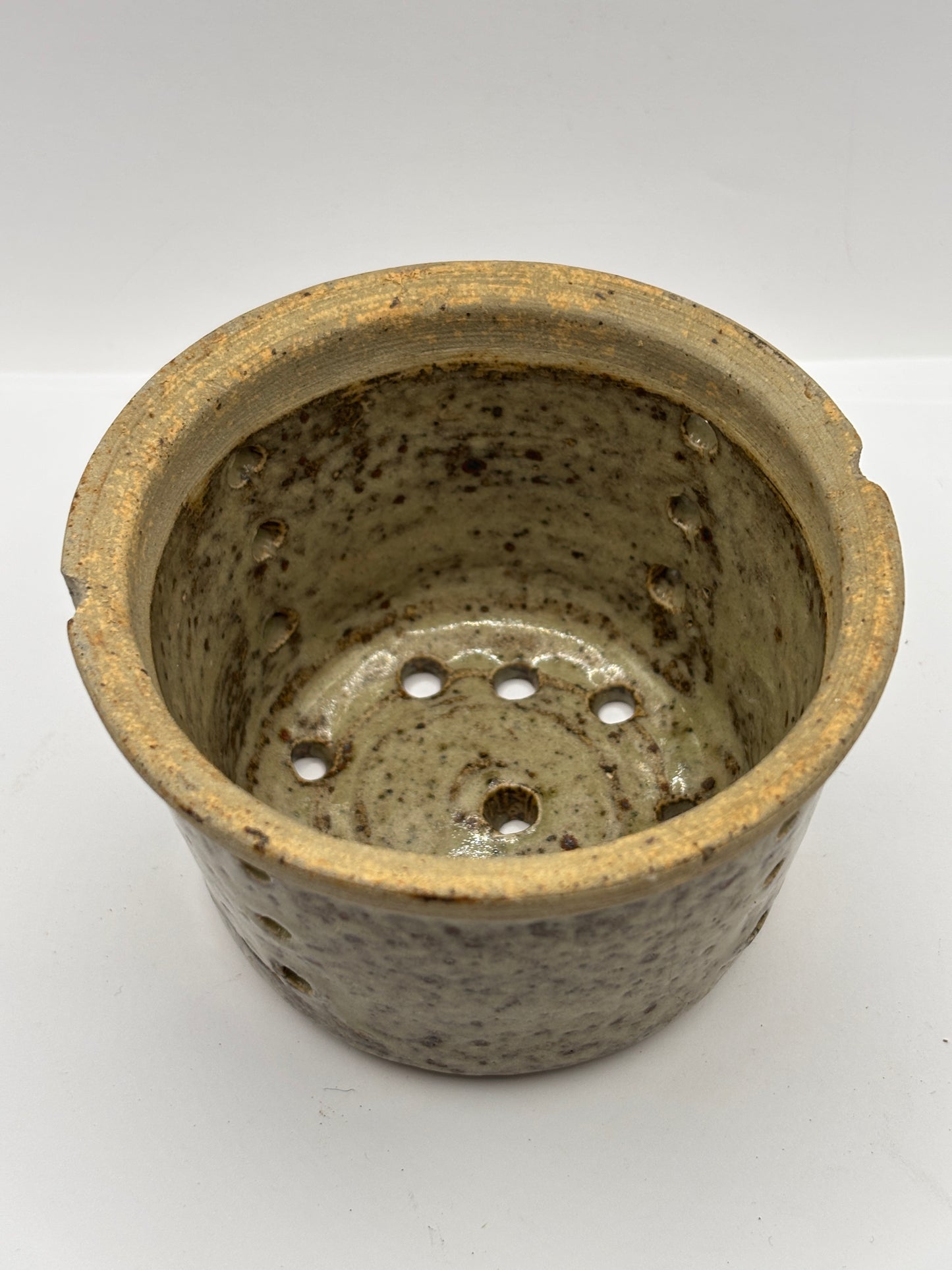 Old french stoneware cheese strainer. Small (chips)