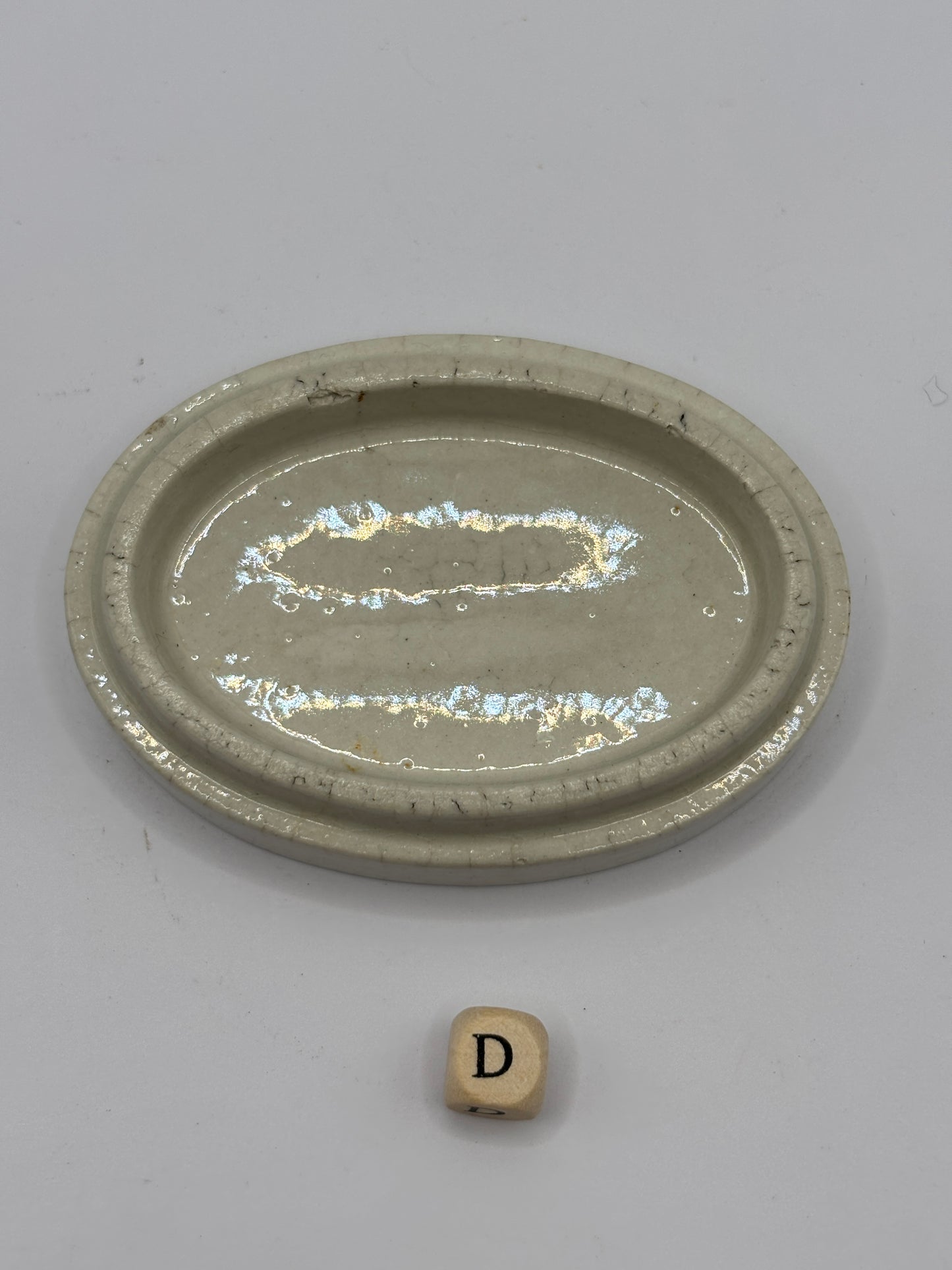 Rare oval shaped pot lid base, stacker (D)