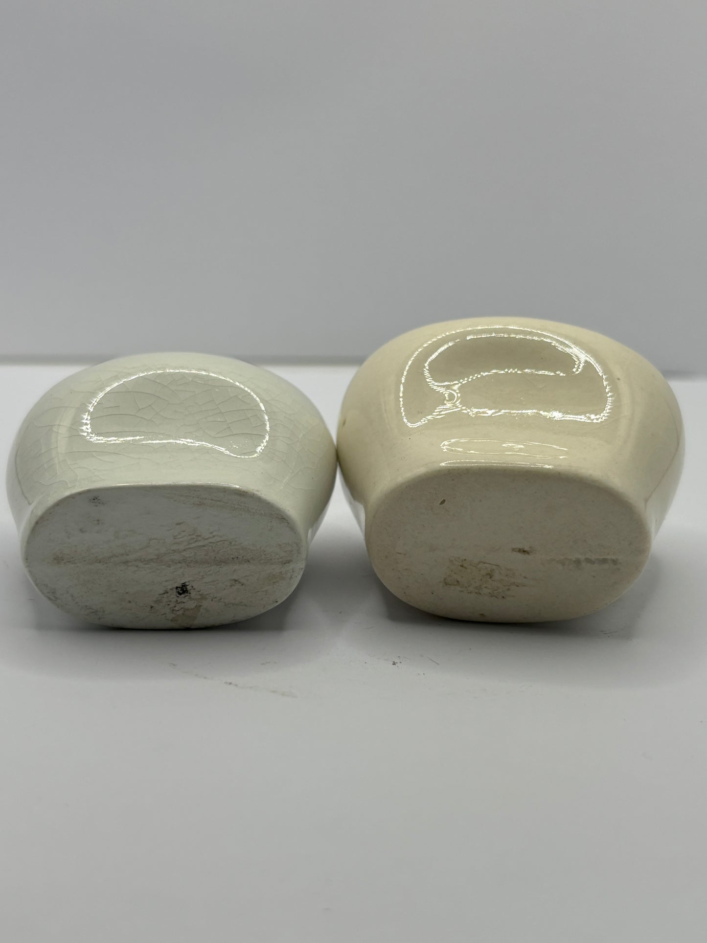 2 White porcelain eye baths