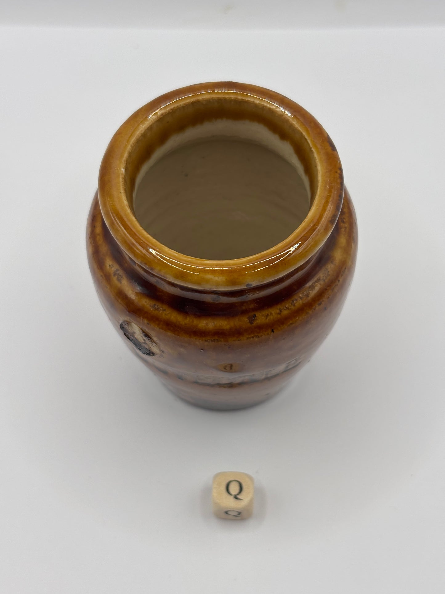 Old advertising cream pot, Dovedale cream (Q)