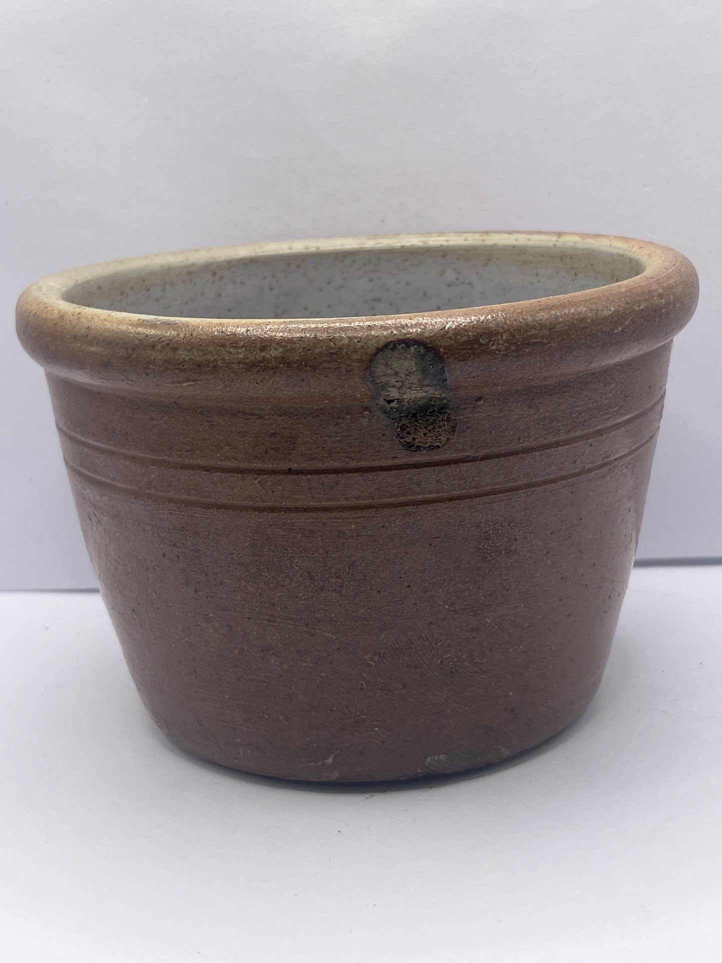 Small brown stoneware jar/bowl