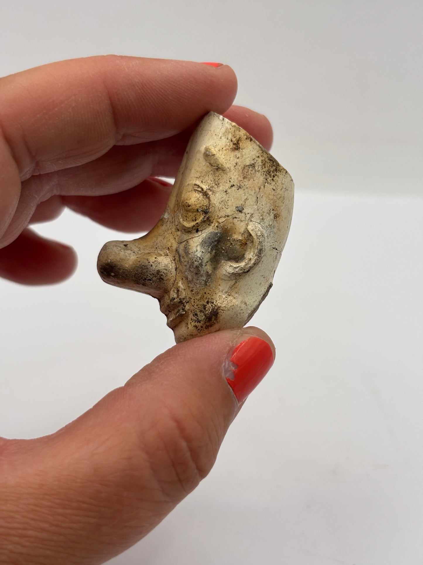 Old figural clay pipe head, pipe bowl. Ally sloper