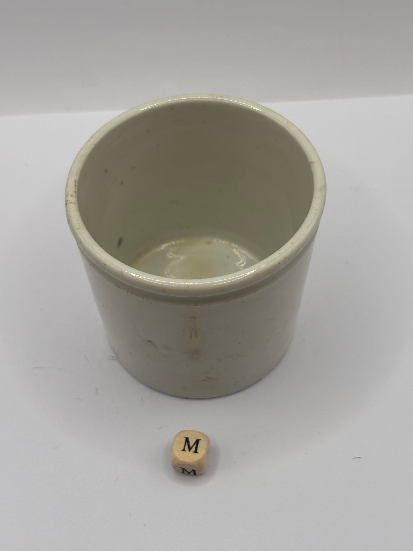 Old plain stoneware jar (M)