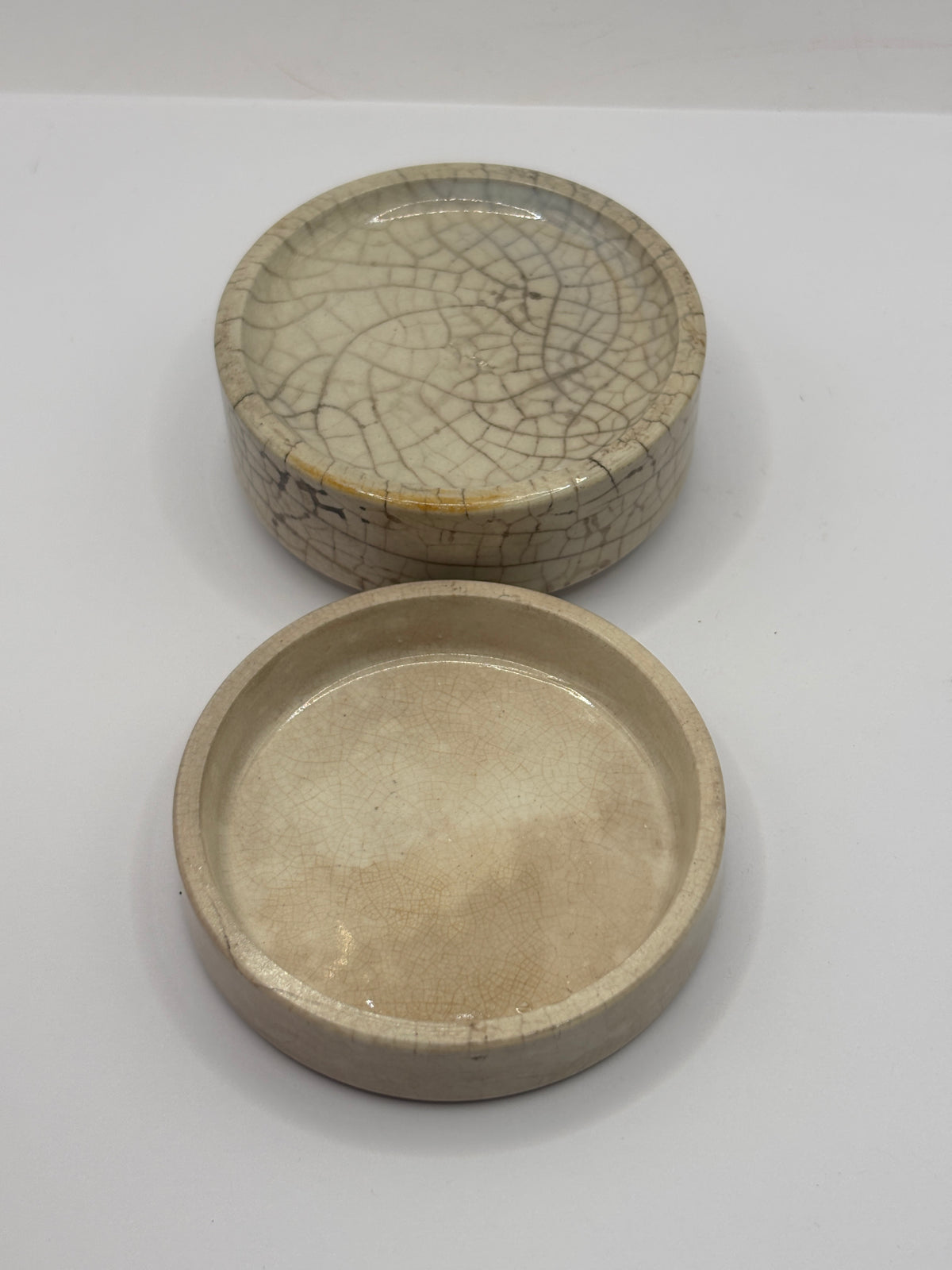 Old advertising lid and base. White cherry tooth paste 🍒