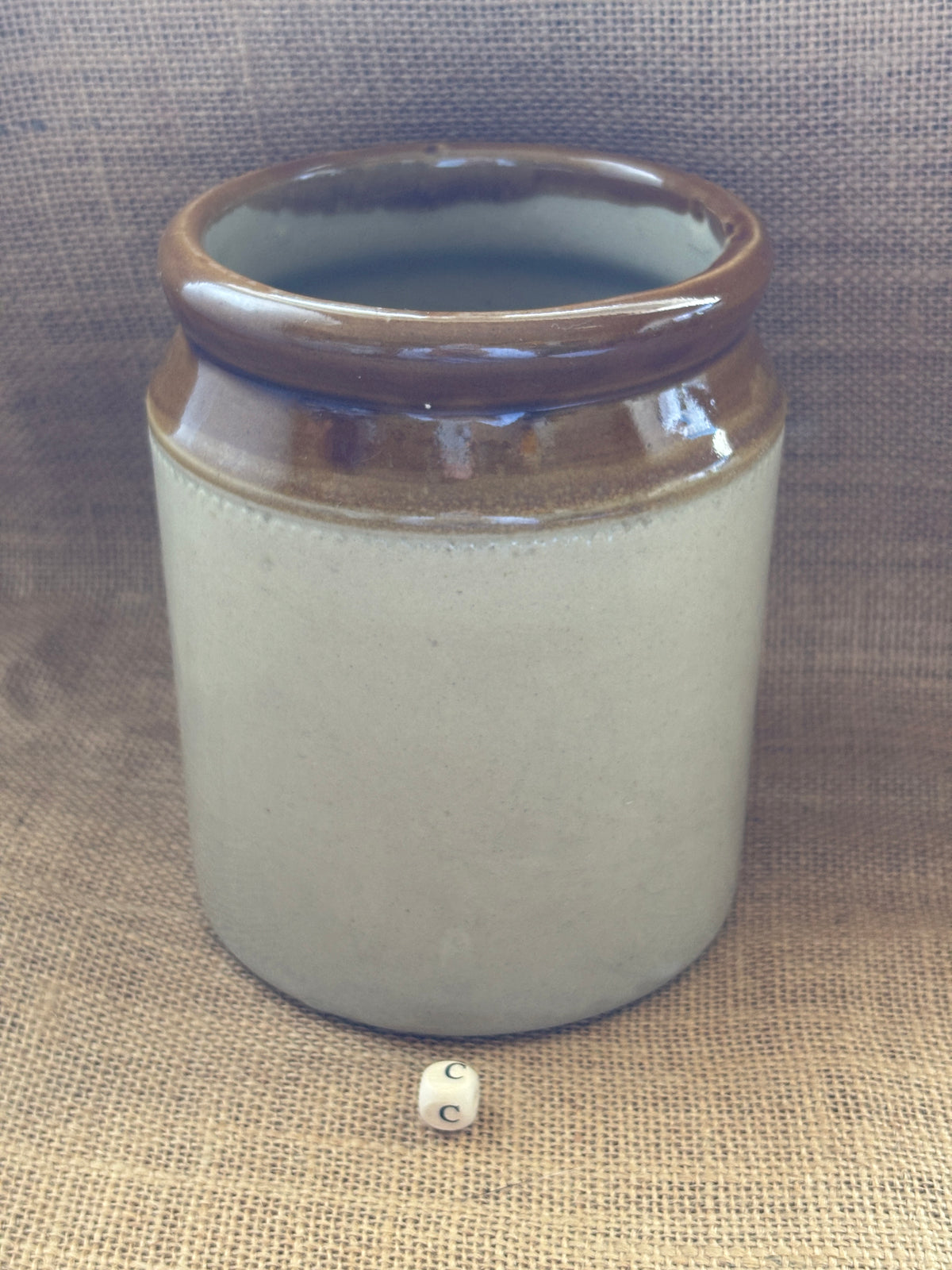Old stoneware jar/ pantry pot (C)