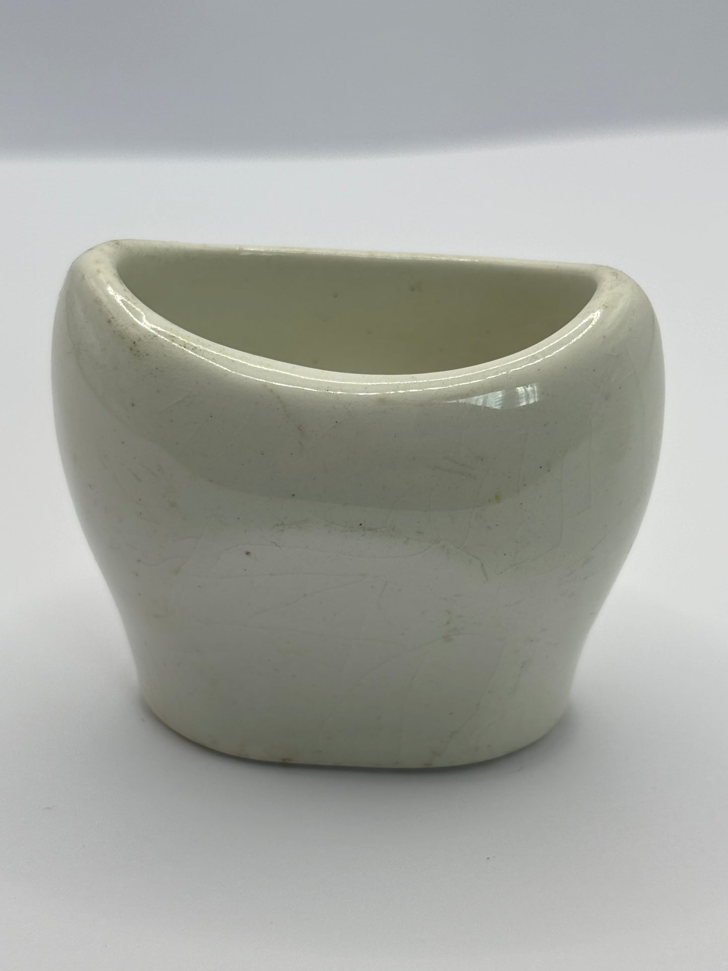 White porcelain eye bath (b)