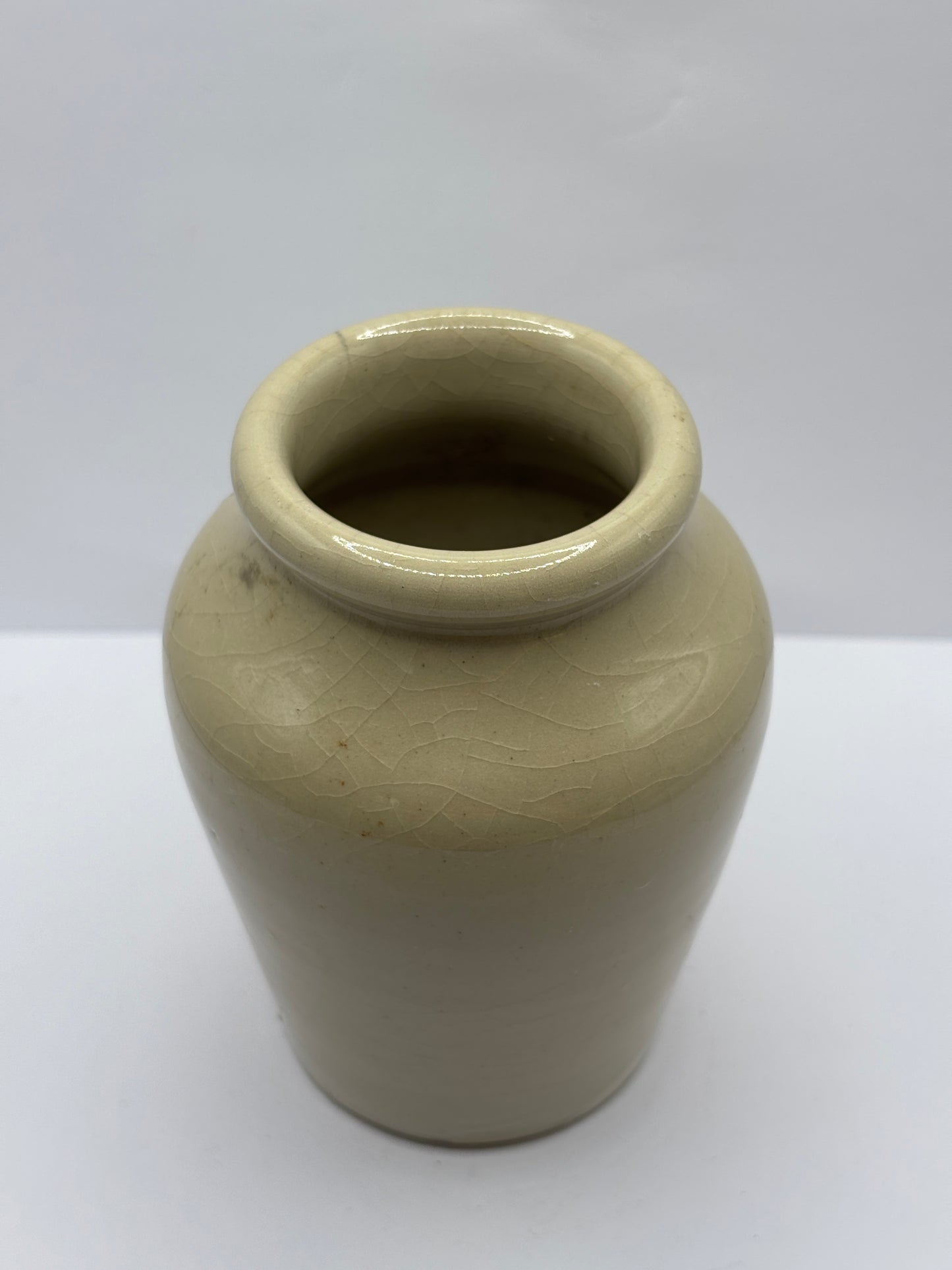 Old stoneware pot 11cms