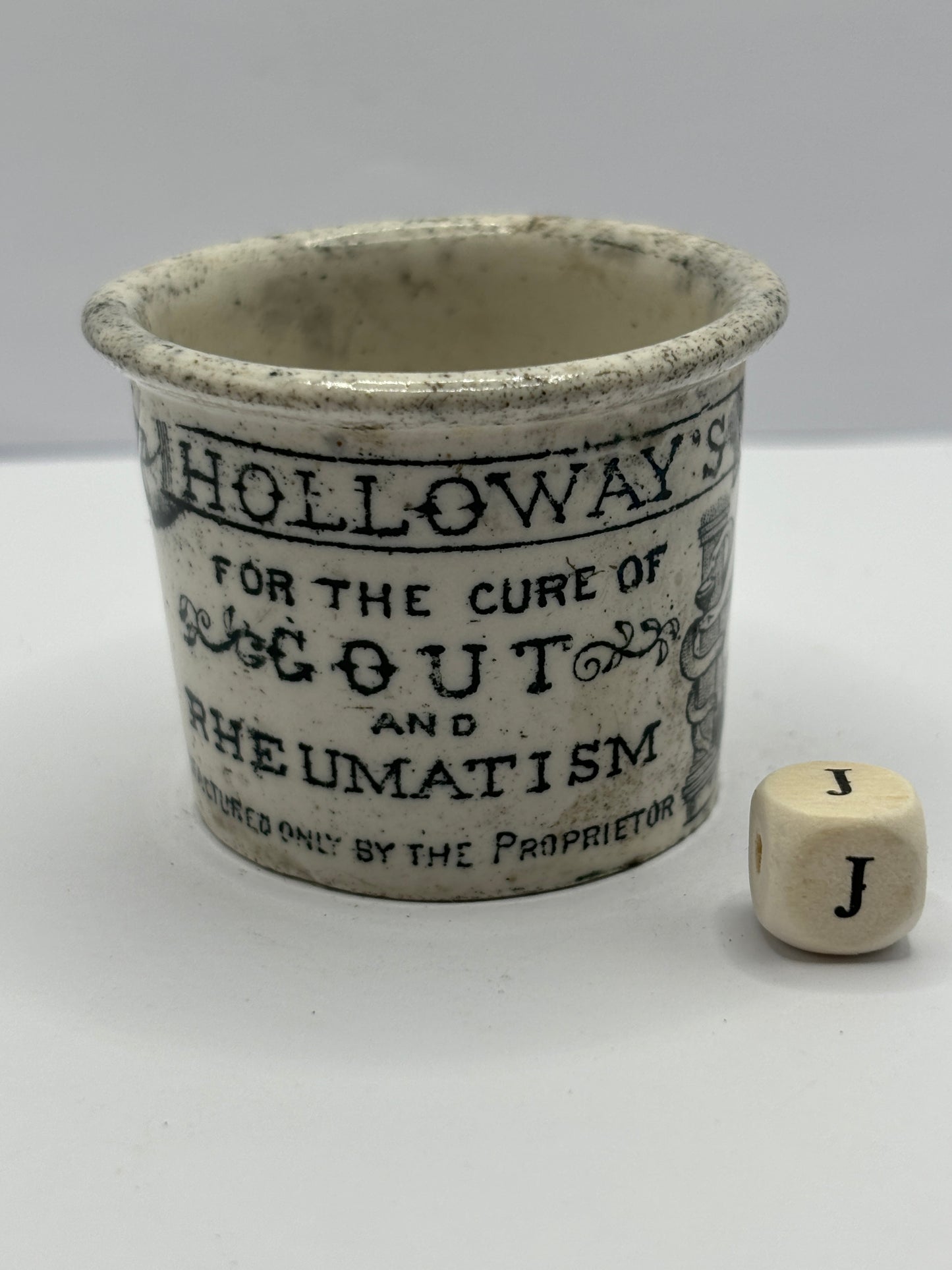 Small Holloway’s advertising ointment pot (J)