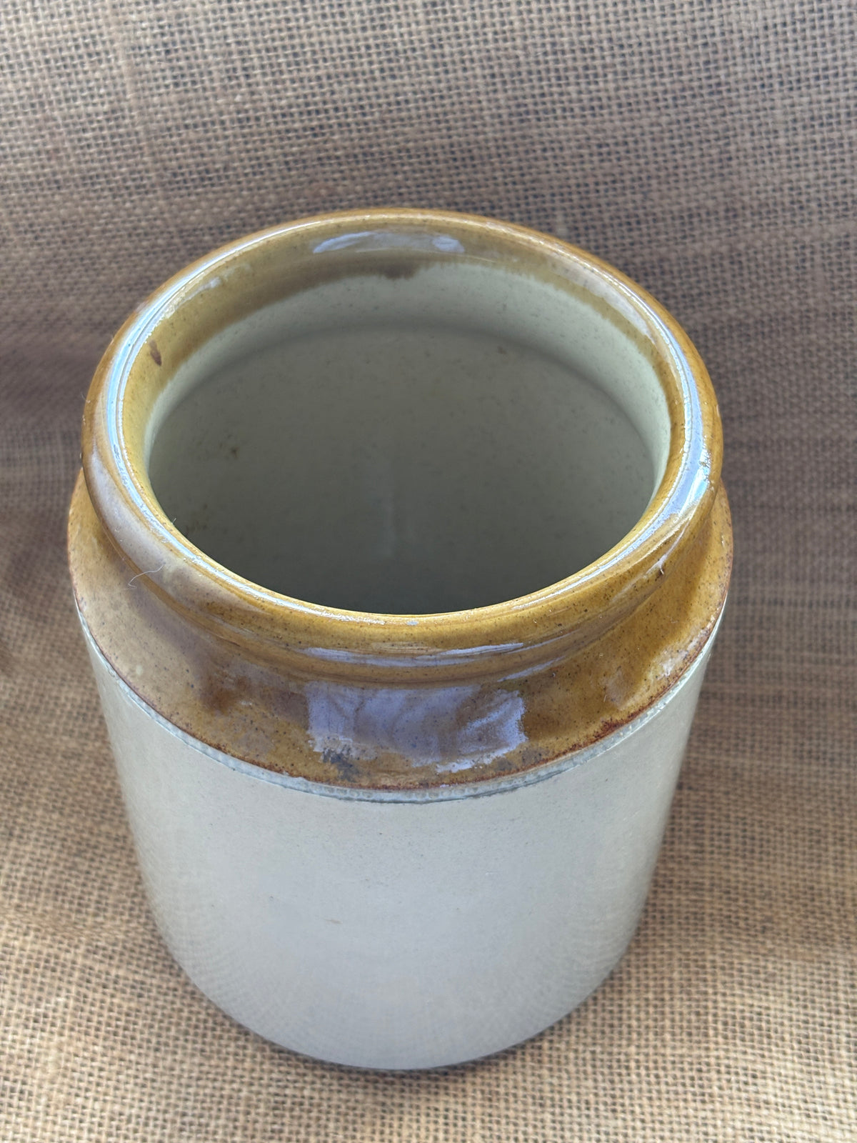 Old stoneware jar/ pantry pot (a)