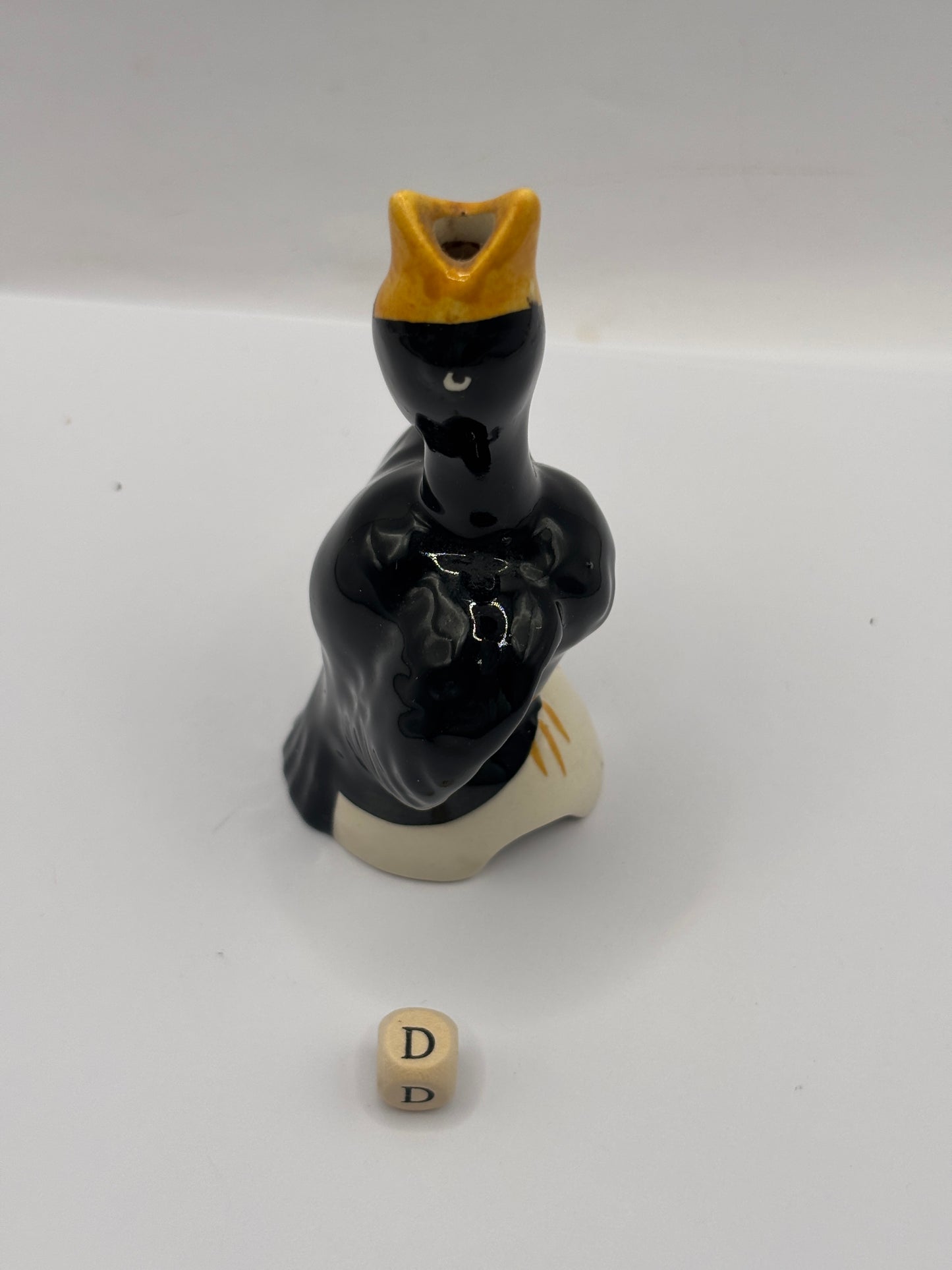 Old blackbird pie funnel (D)