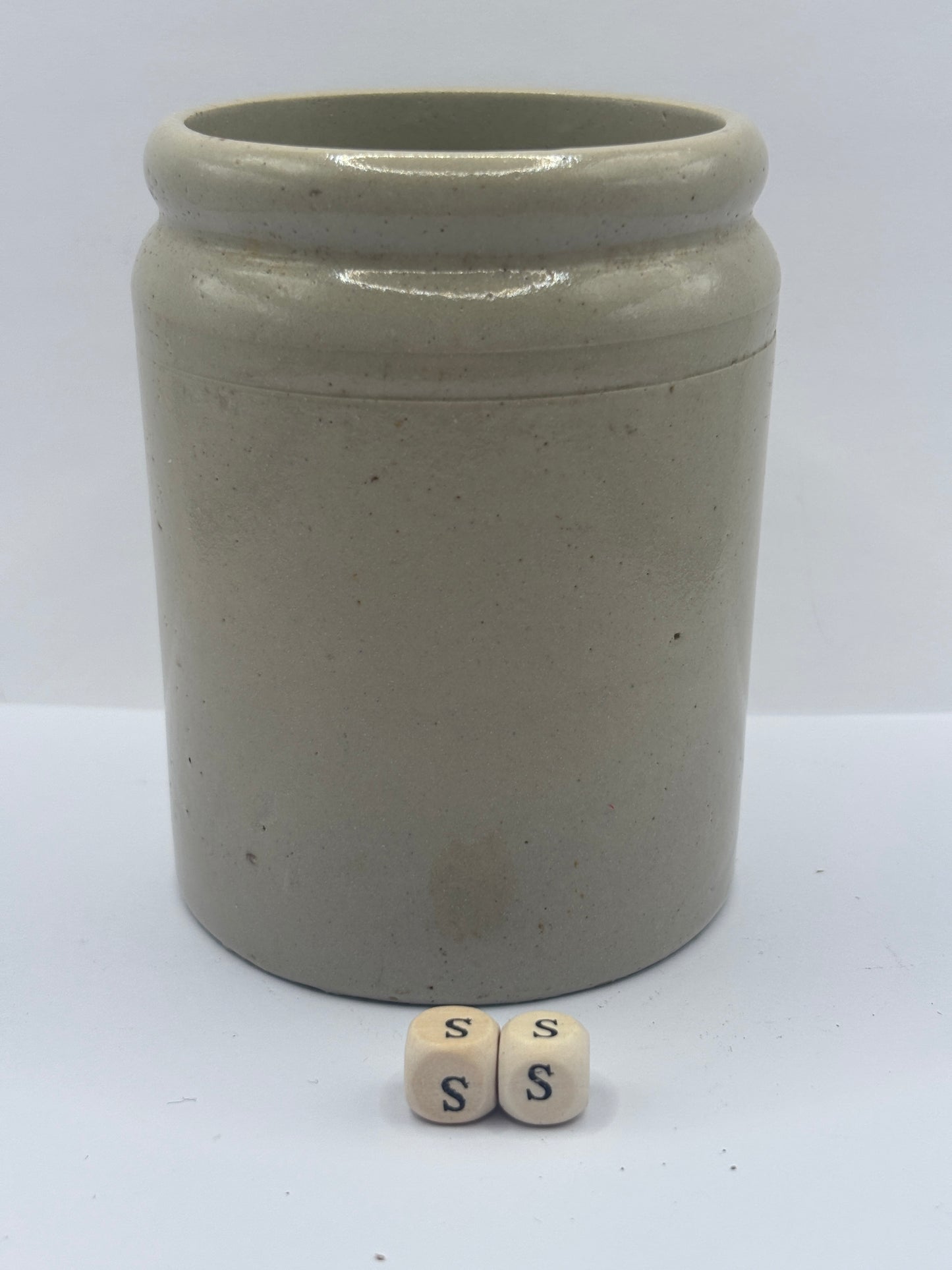 Old 1lb rolled top stoneware jam pot (SS)
