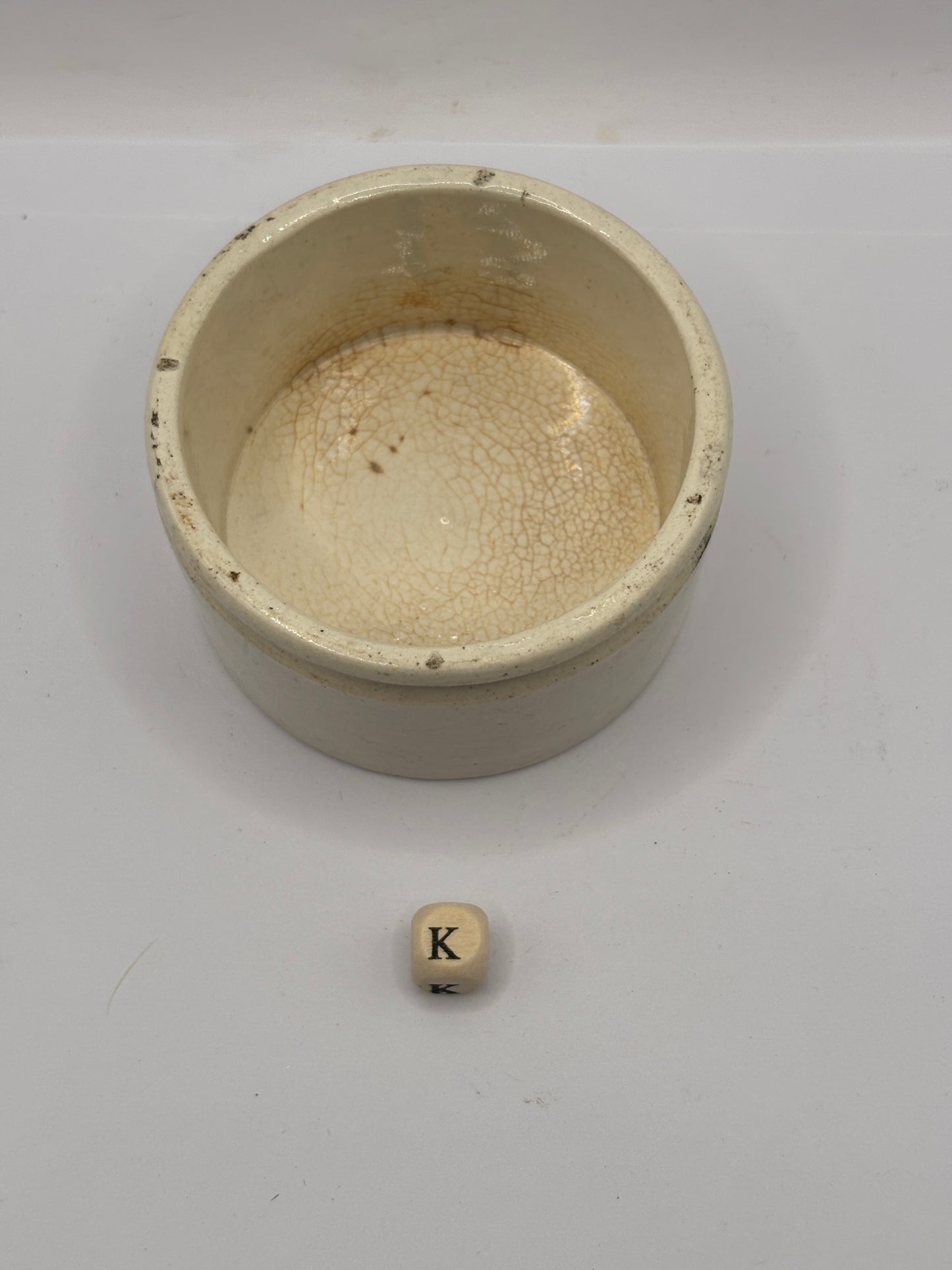 Old plain stoneware meat paste pot (k)