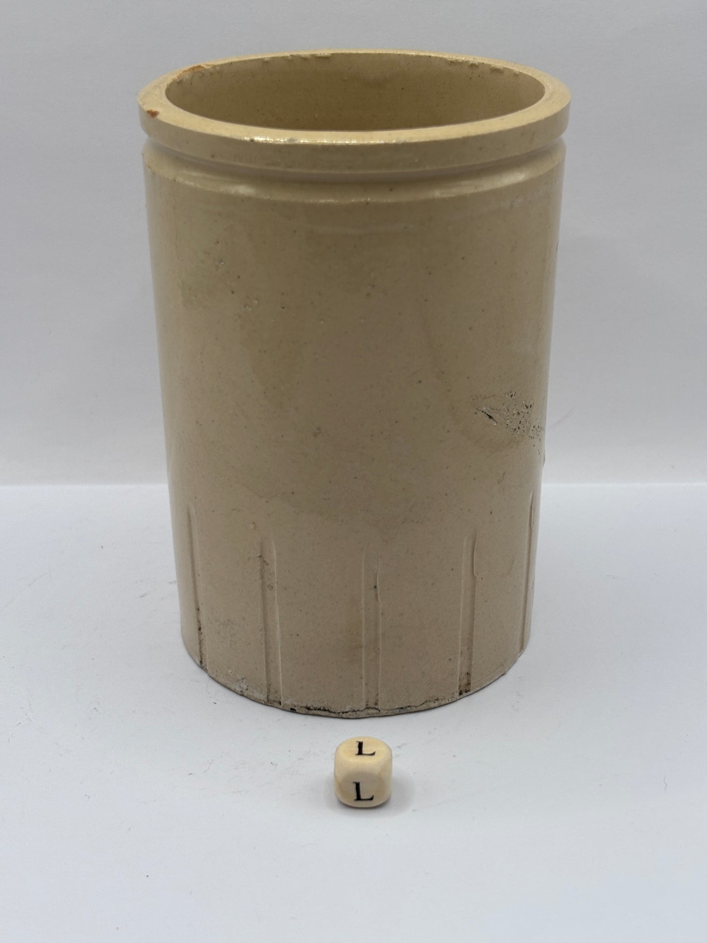 Old 1lb half ribbed stoneware jam pot (L)
