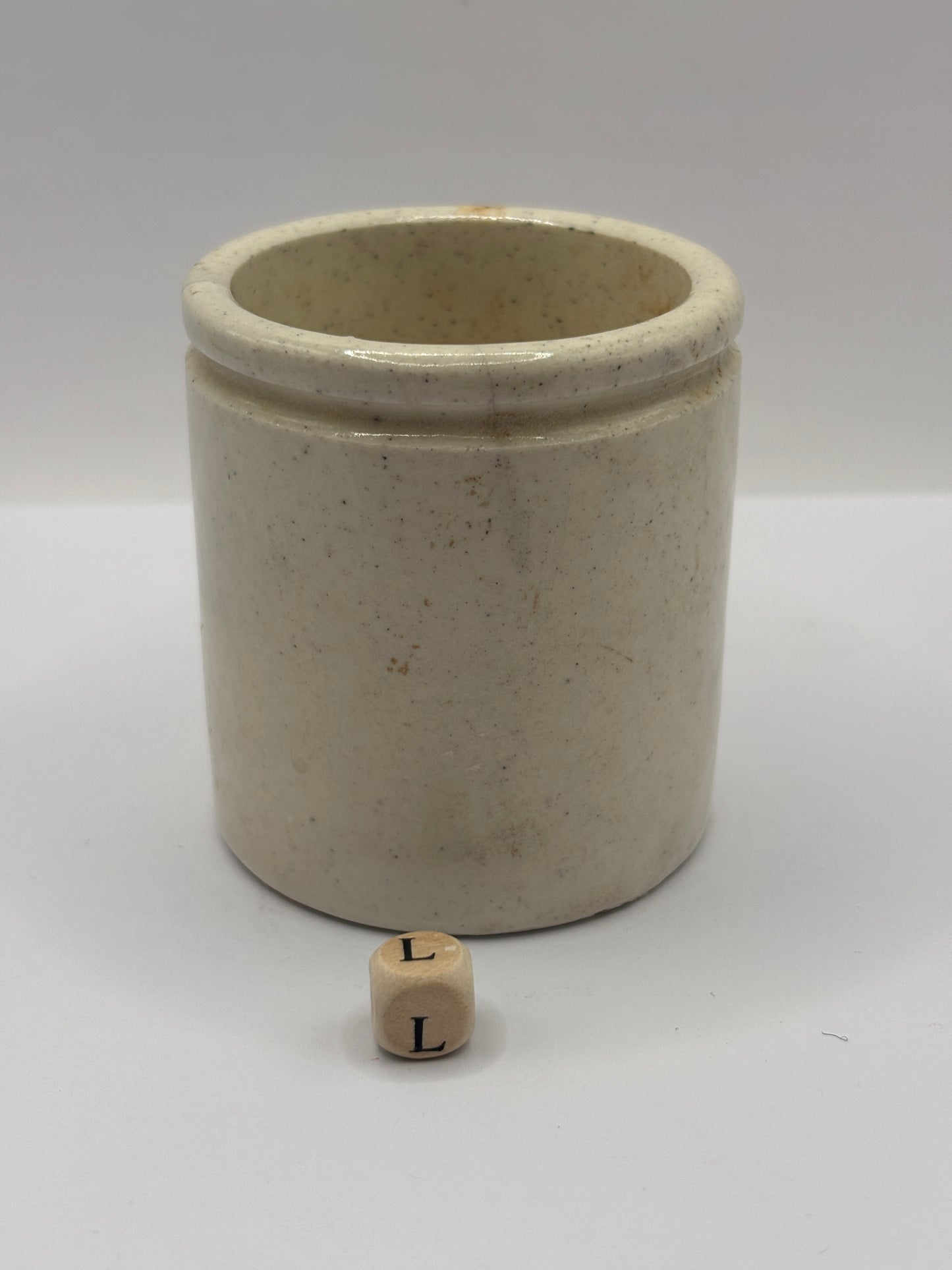 Old small chunky stoneware pot (L)