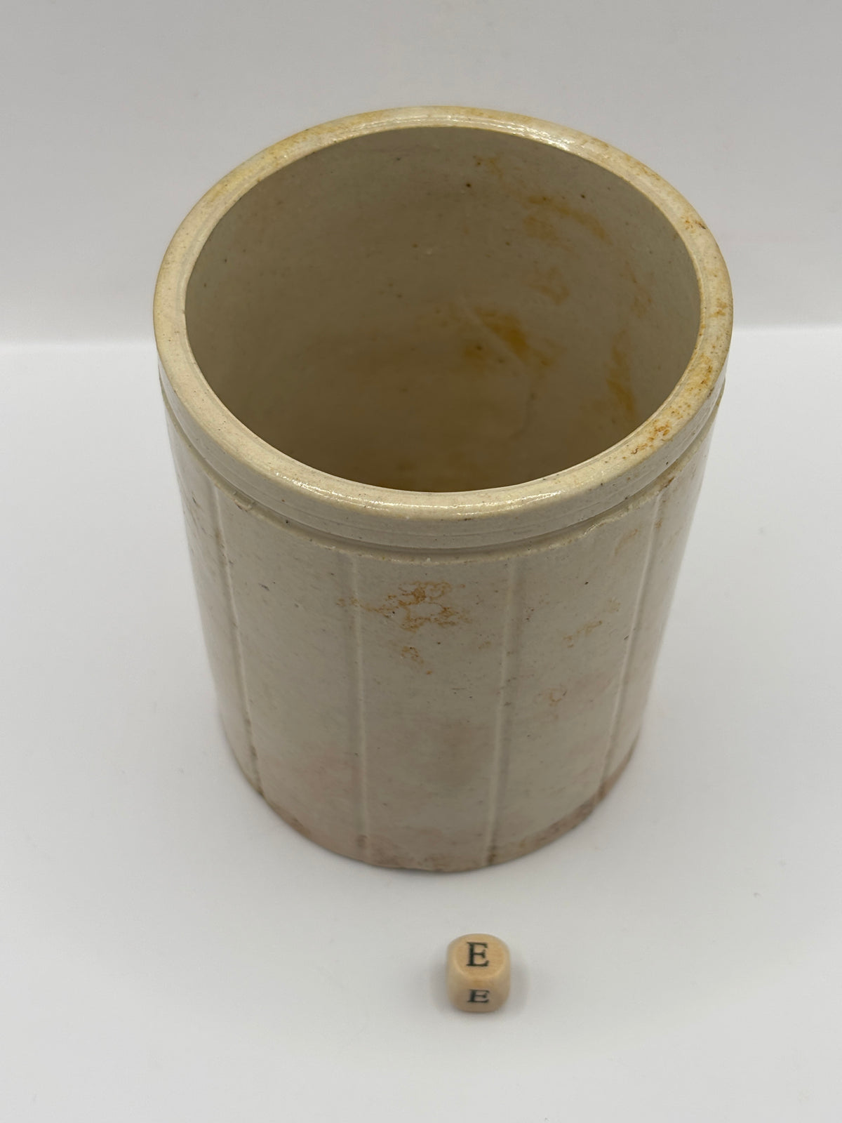 Old 1lb ribbed stoneware jam pot (E)