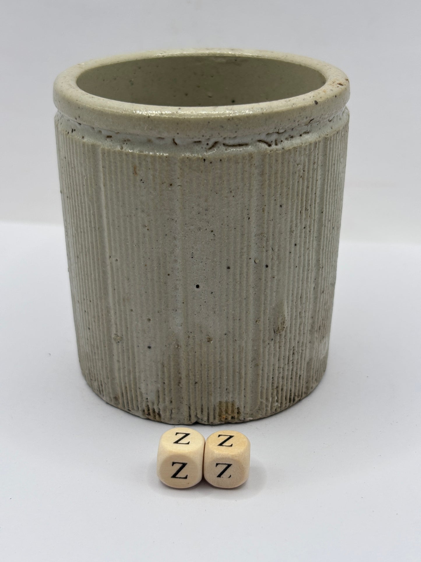 Old small ribbed stoneware jam pot (zz)