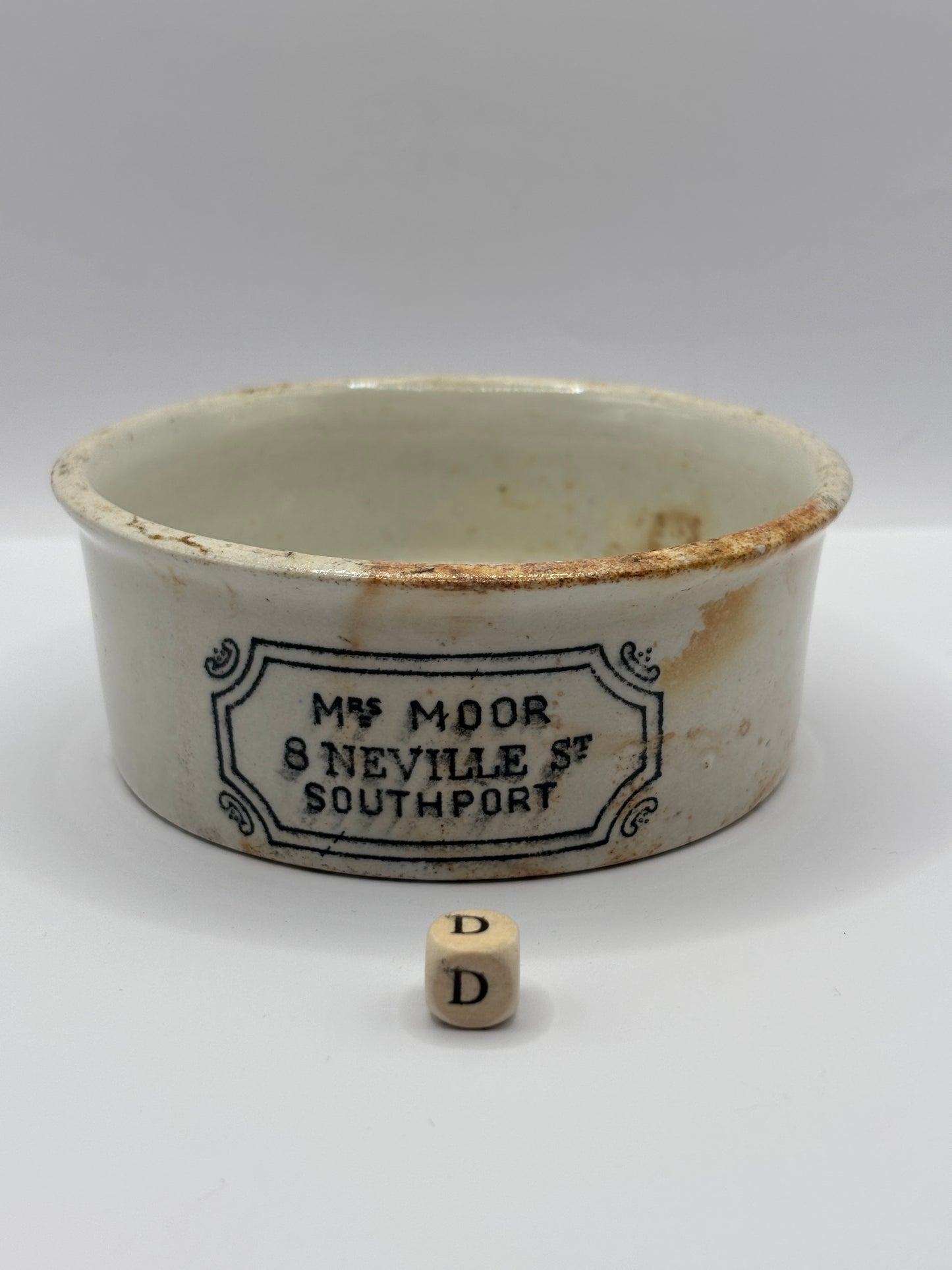 Old large Mrs Moors advertising meat paste pot (D)