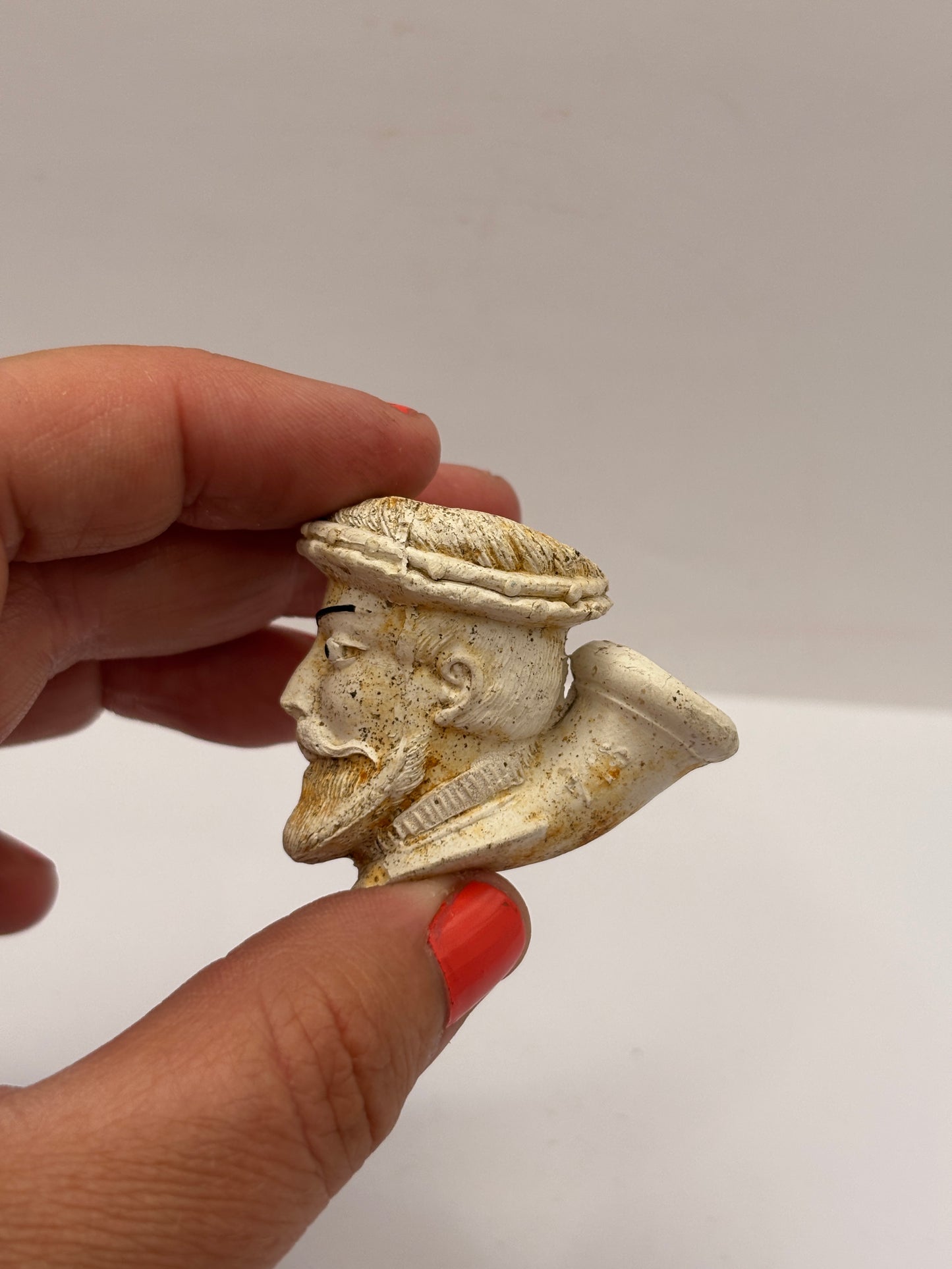 Old figural clay pipe head, pipe bowl