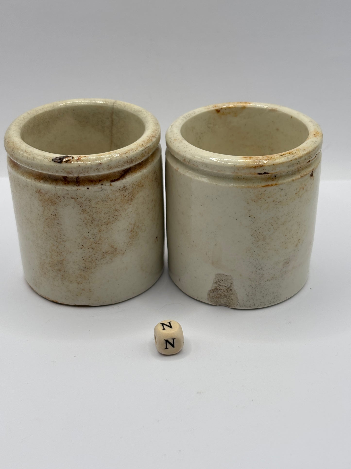 2 Old chunky stoneware pots (N)