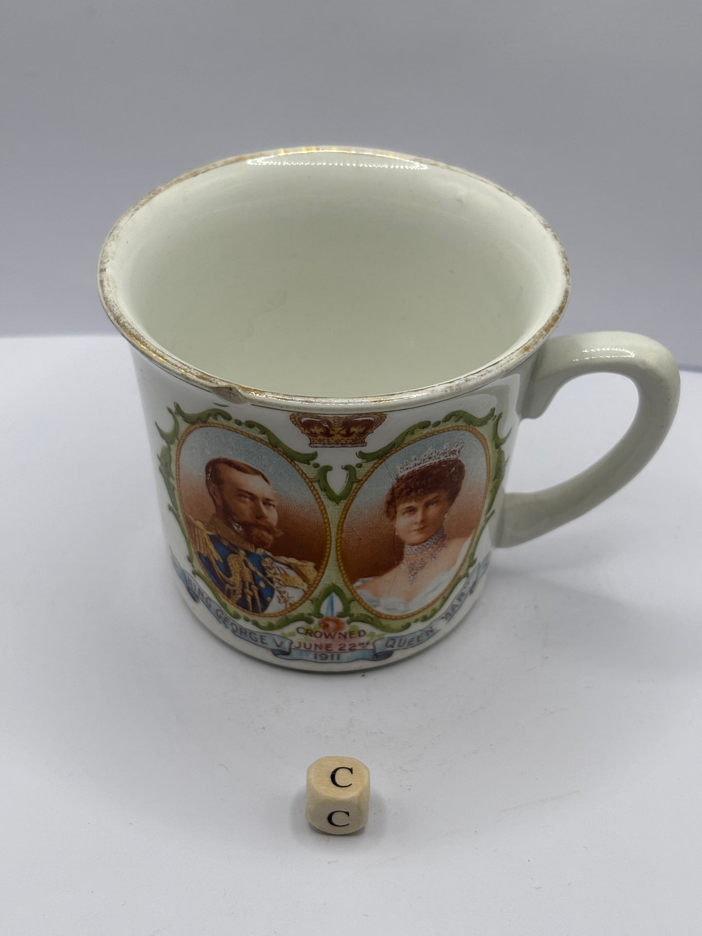 Vintage royalty mug (c)