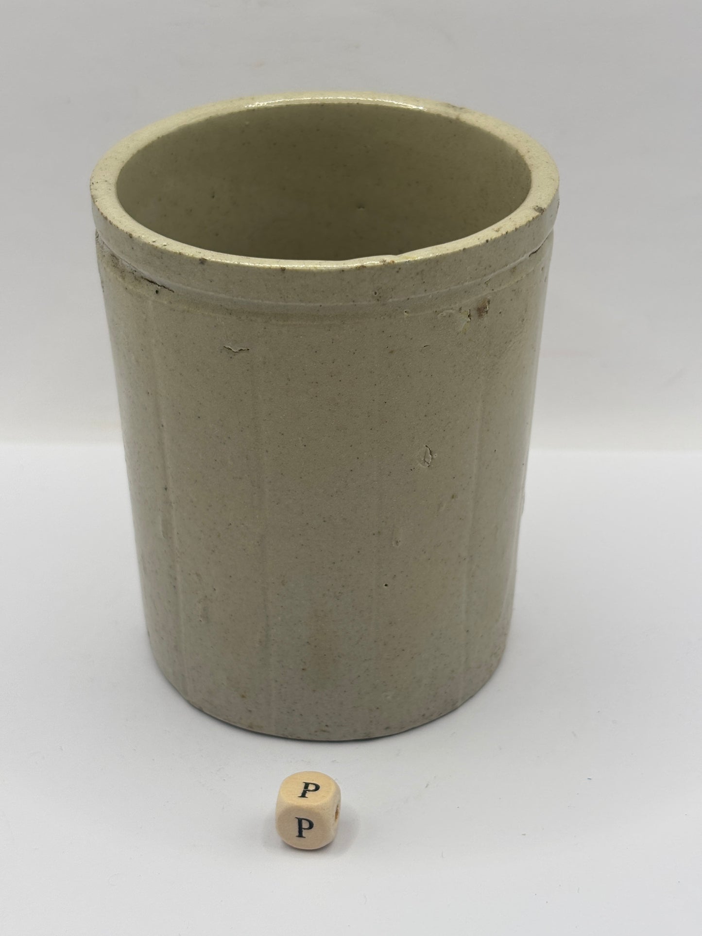 Old 1lb ribbed stoneware jam pot (P)