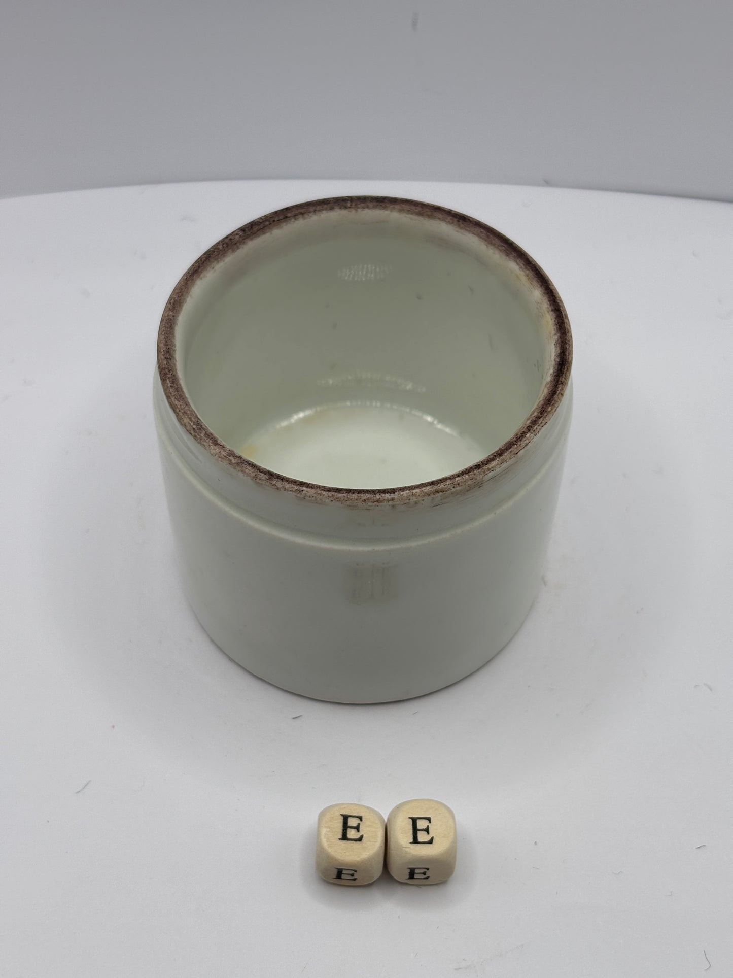 Small stained & crazed stoneware pot (ee)