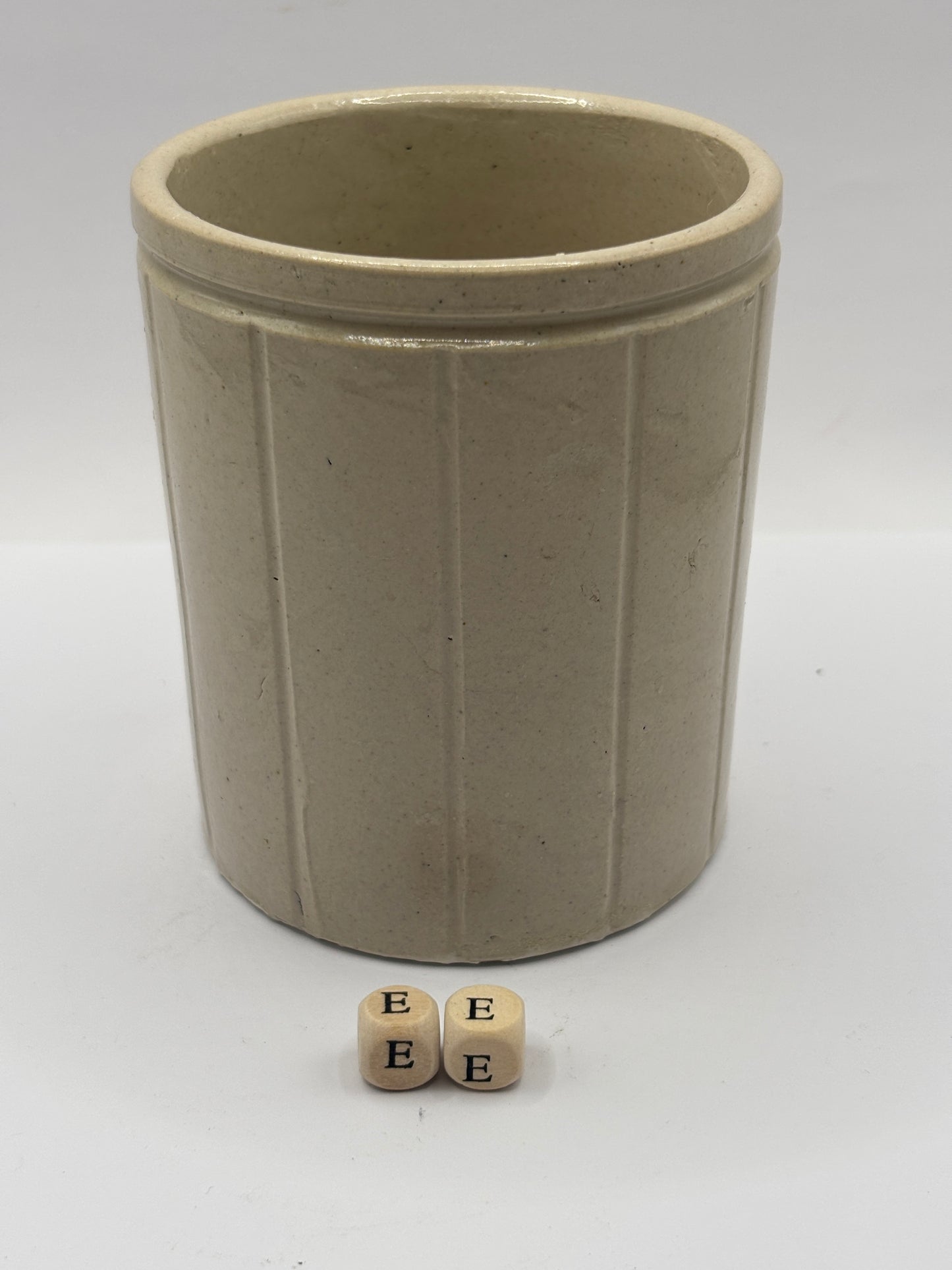 Old 1lb ribbed Hartleys stoneware jam pot (ee)