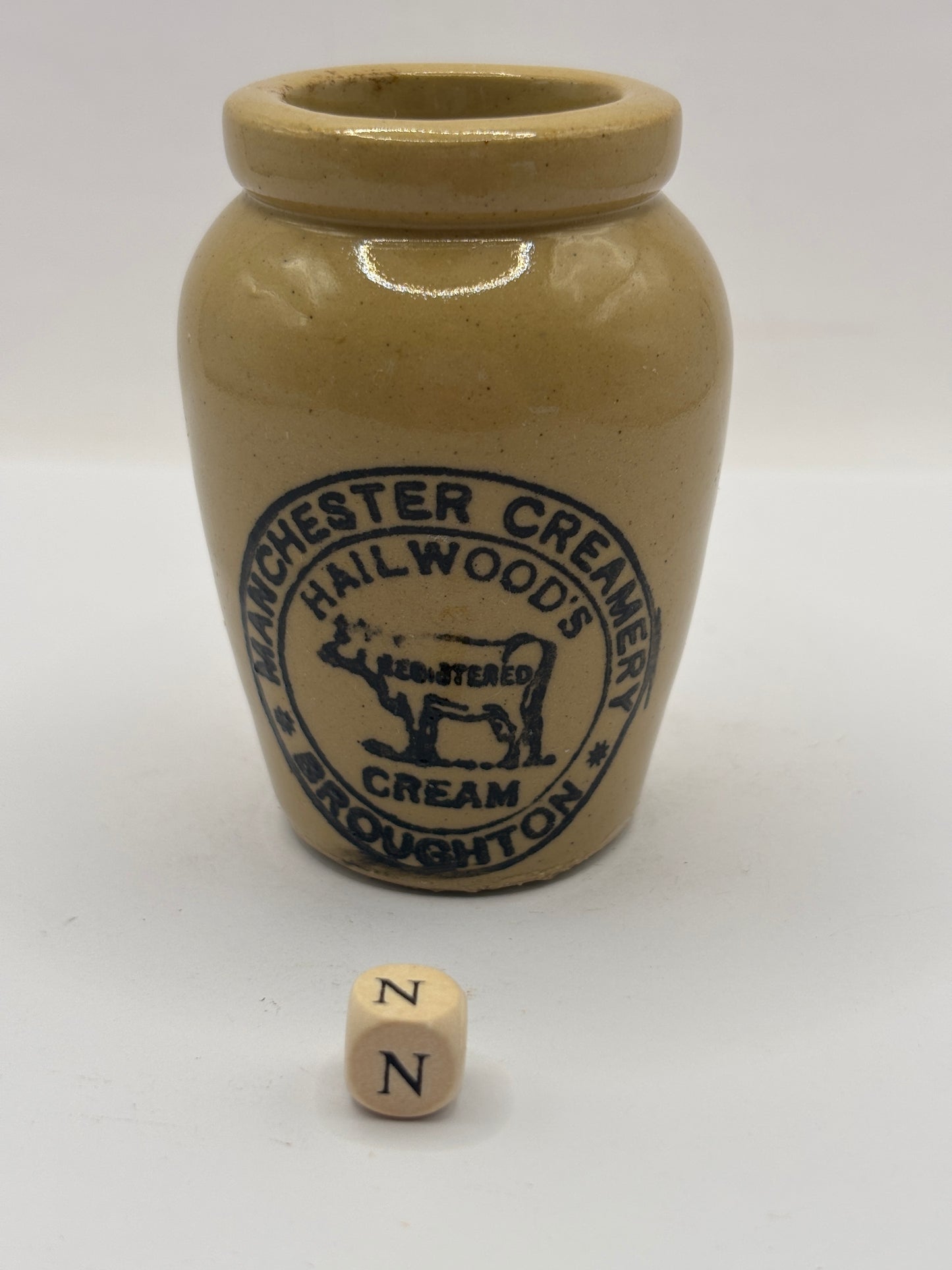 Old advertising cream pot, Manchester creamery Hailwoods (N)