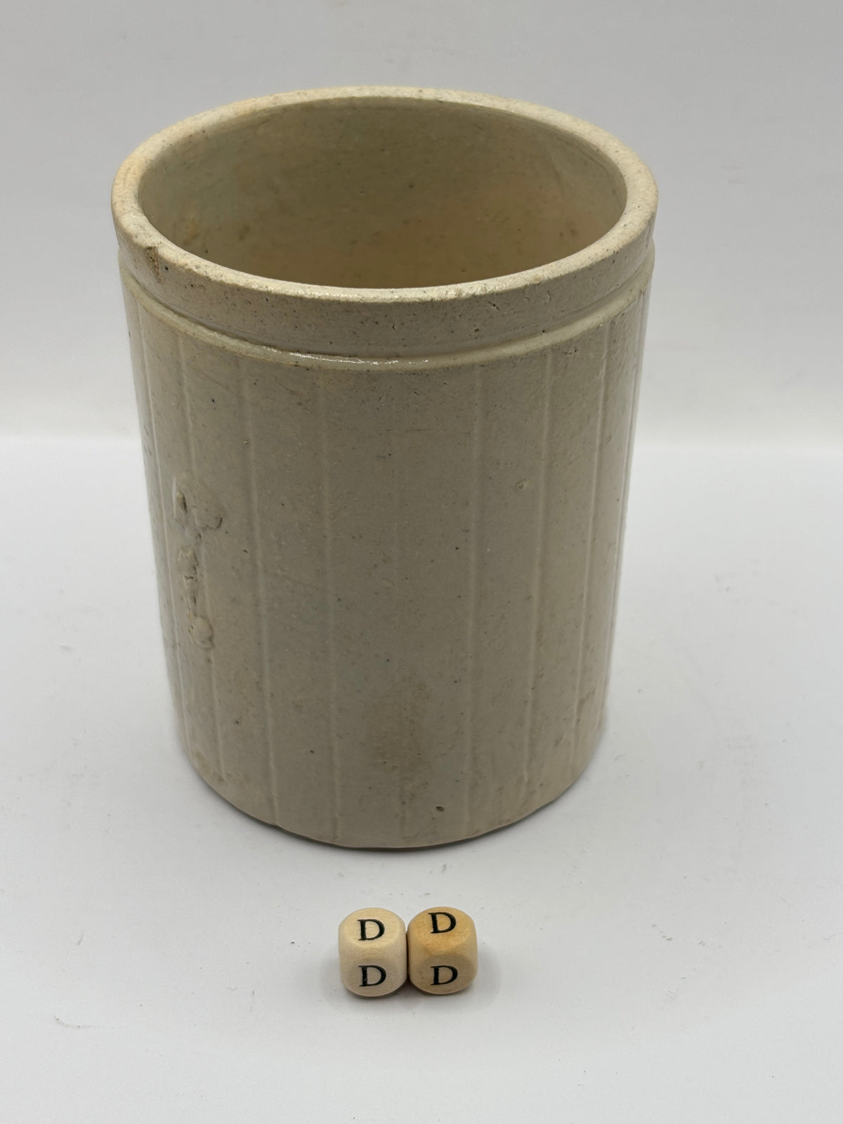 Old 1lb ribbed stoneware jam pot (DD)
