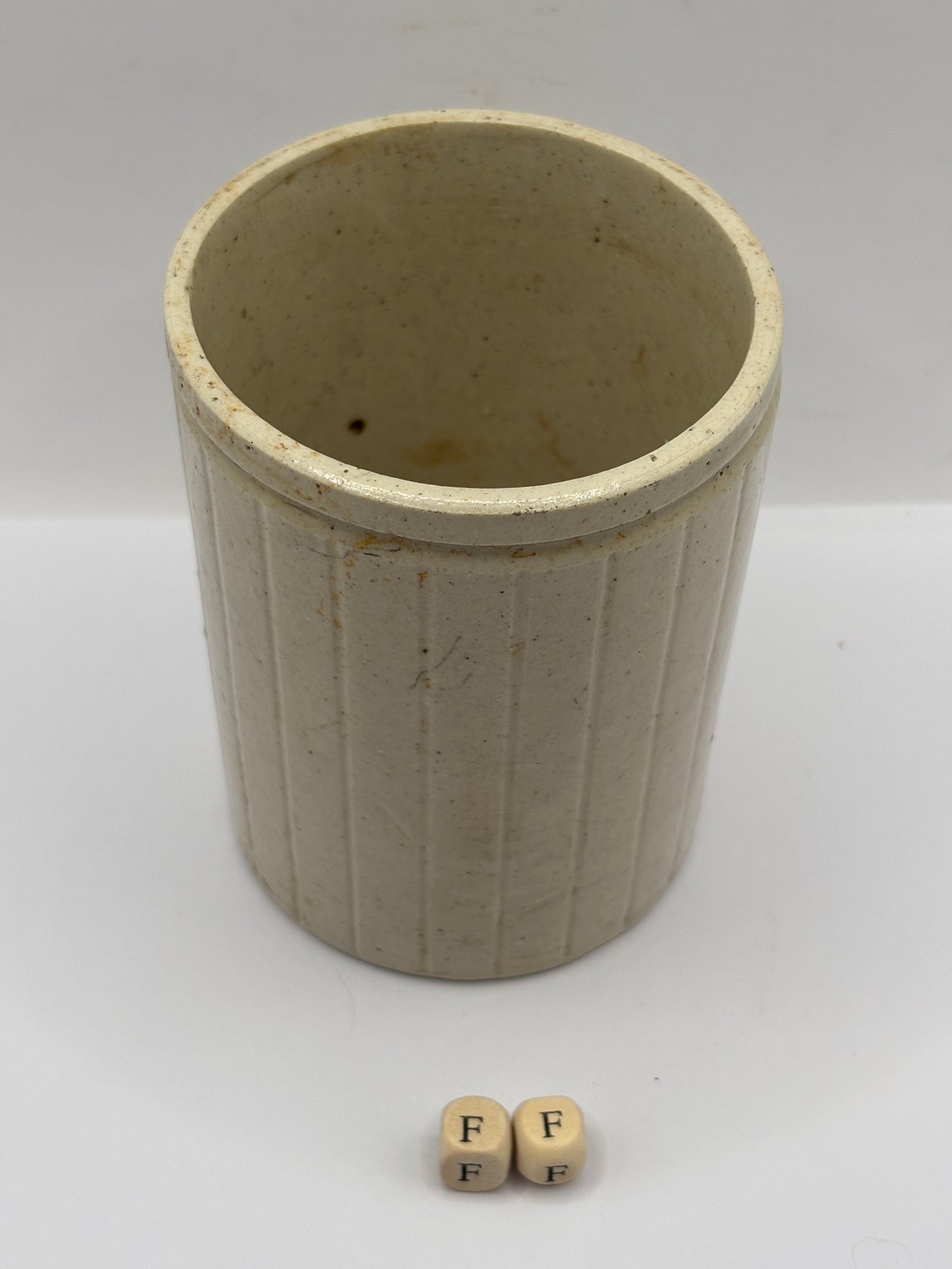 Old 1lb ribbed stoneware jam pot (ff) Hartleys