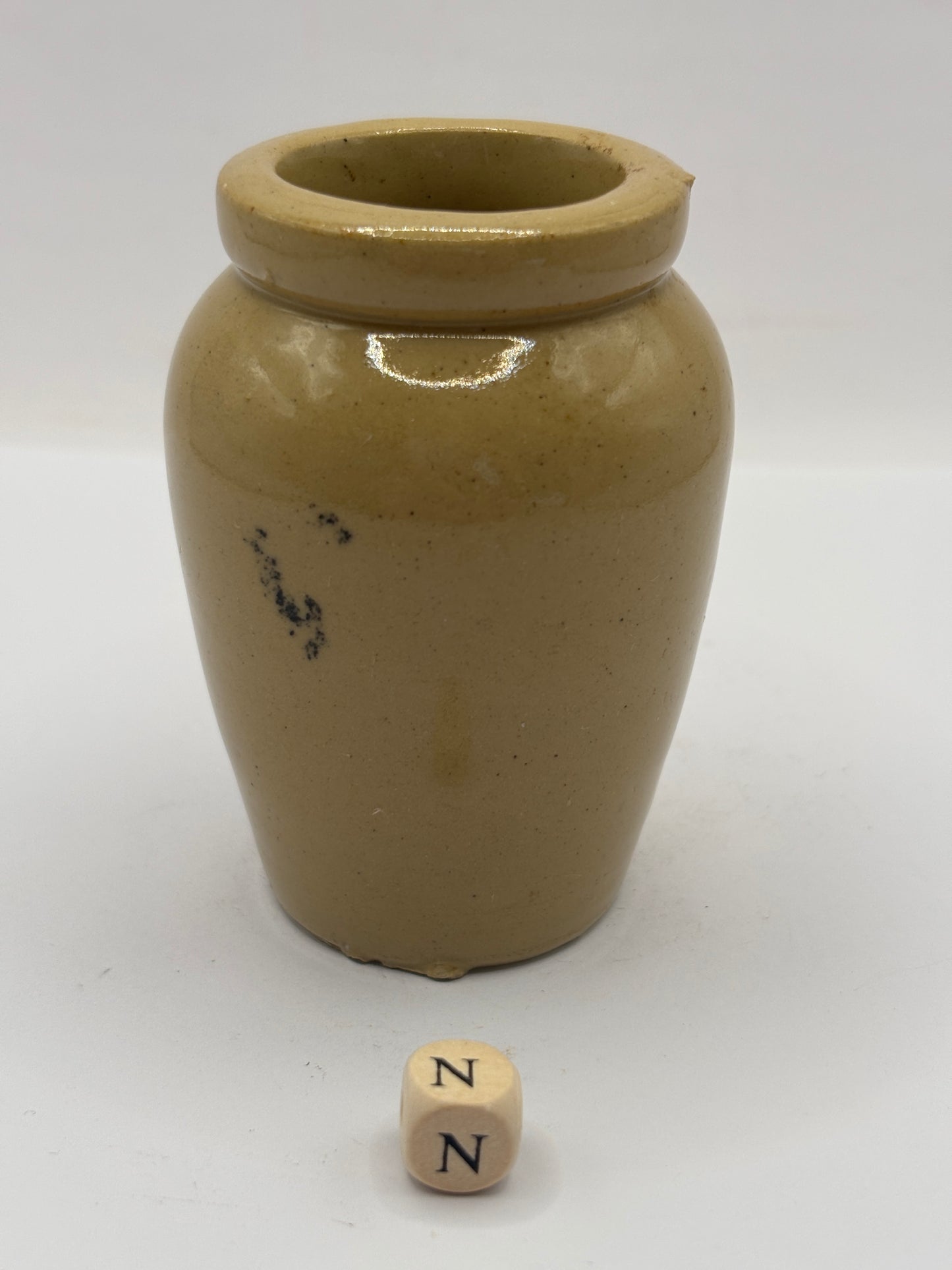 Old advertising cream pot, Manchester creamery Hailwoods (N)