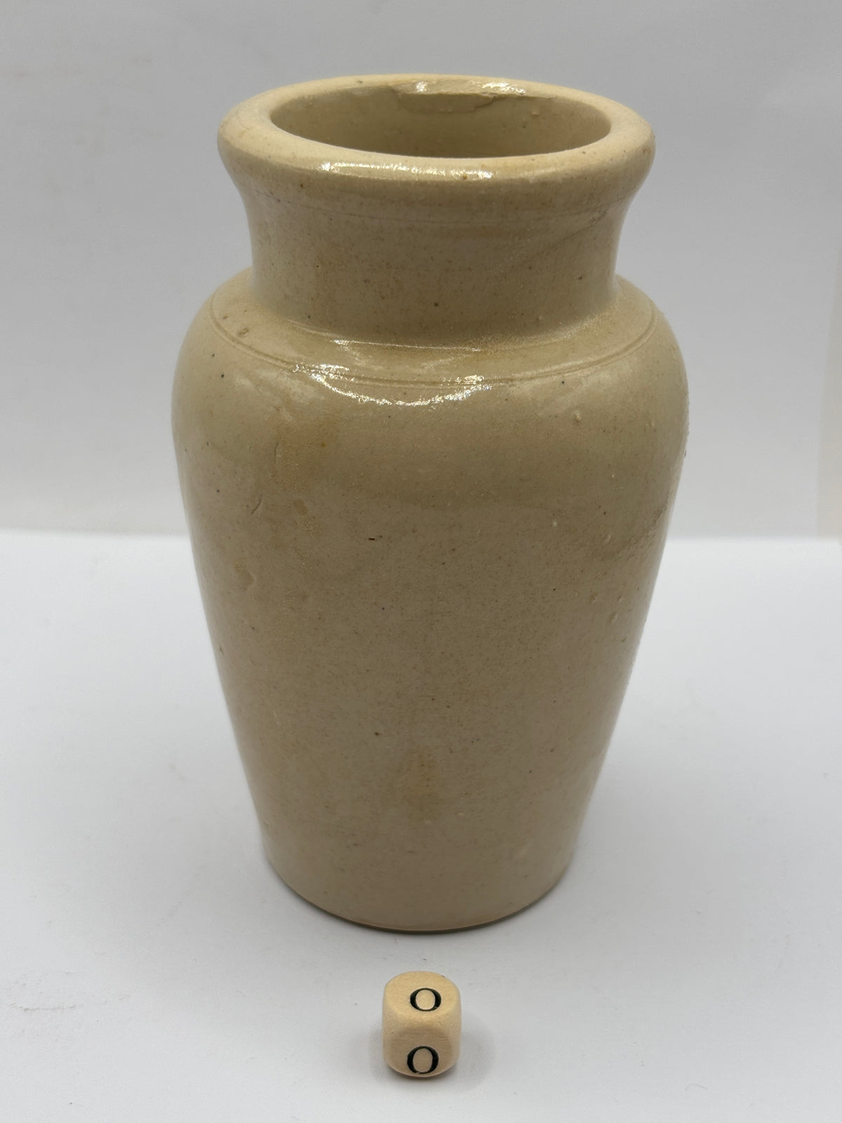 Old advertising cream pot, Carricks Cumberland dairy (o)