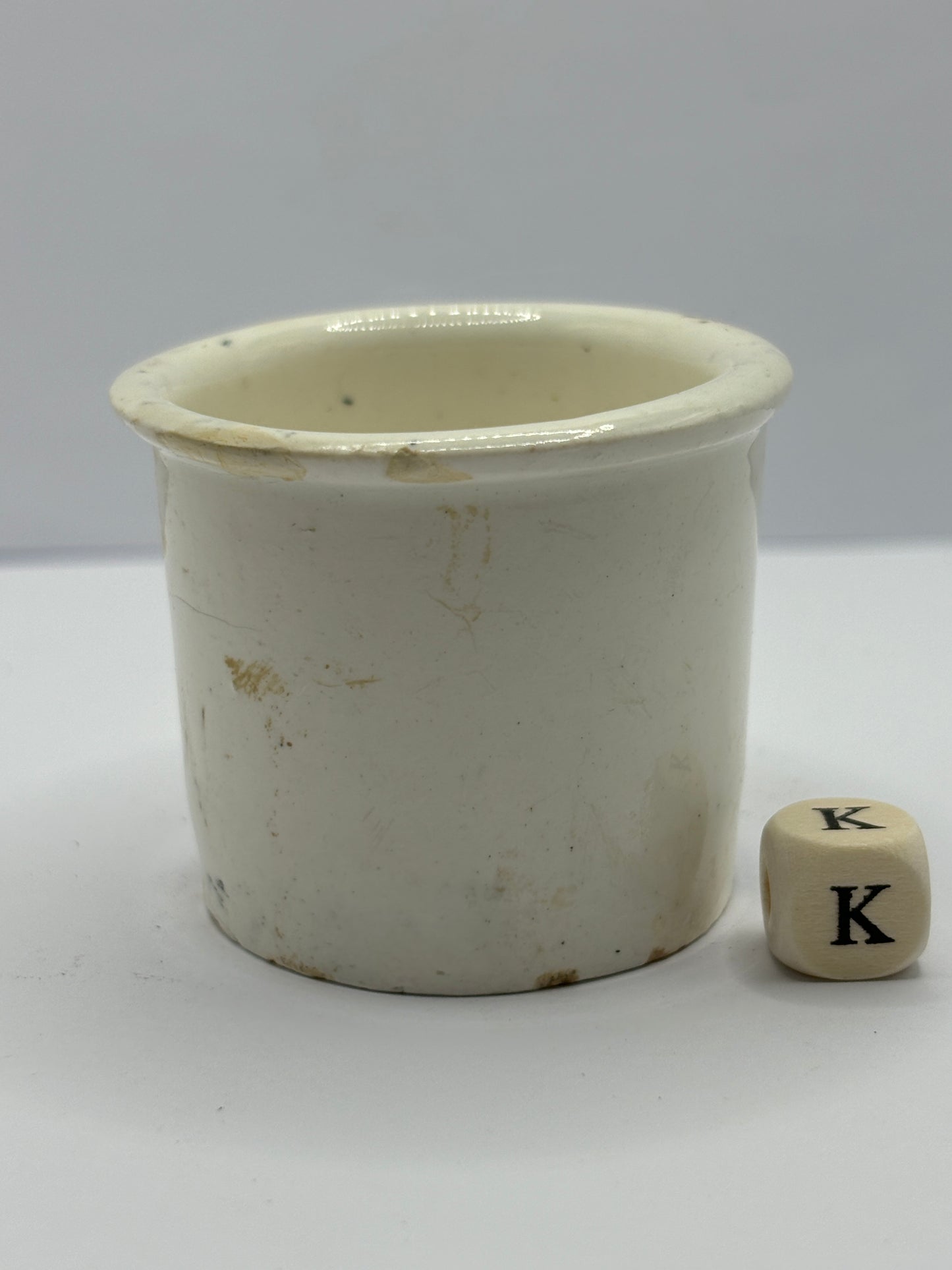 Small Holloway’s advertising ointment pot (k)