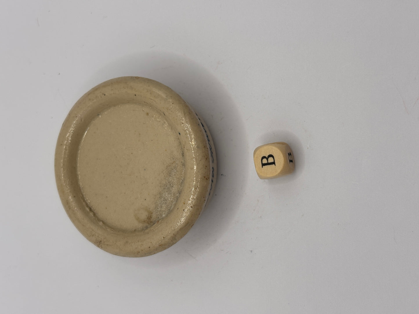 Old Singletons stoneware eye ointment (B)