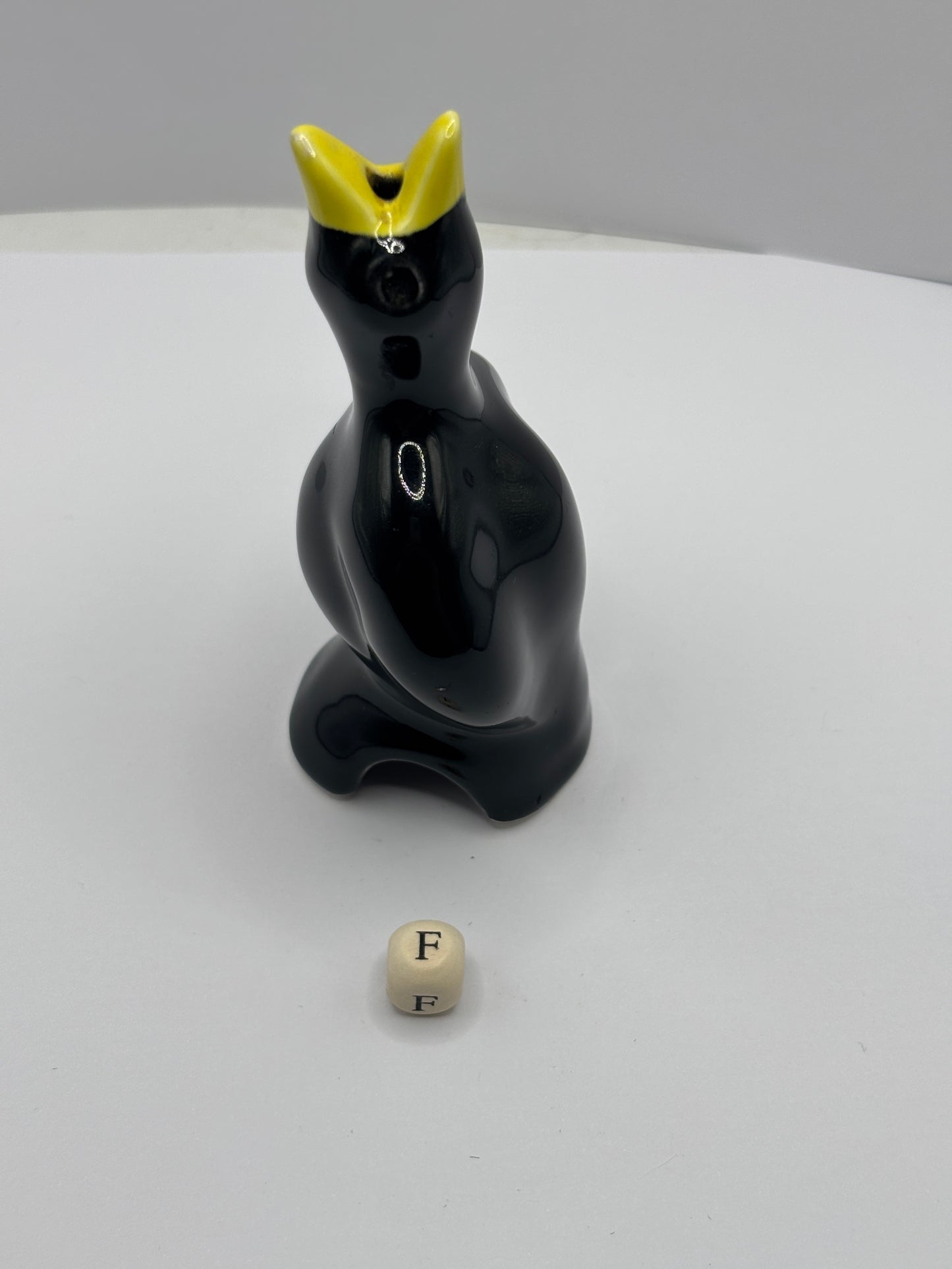 Vintage bird pie funnel (F)