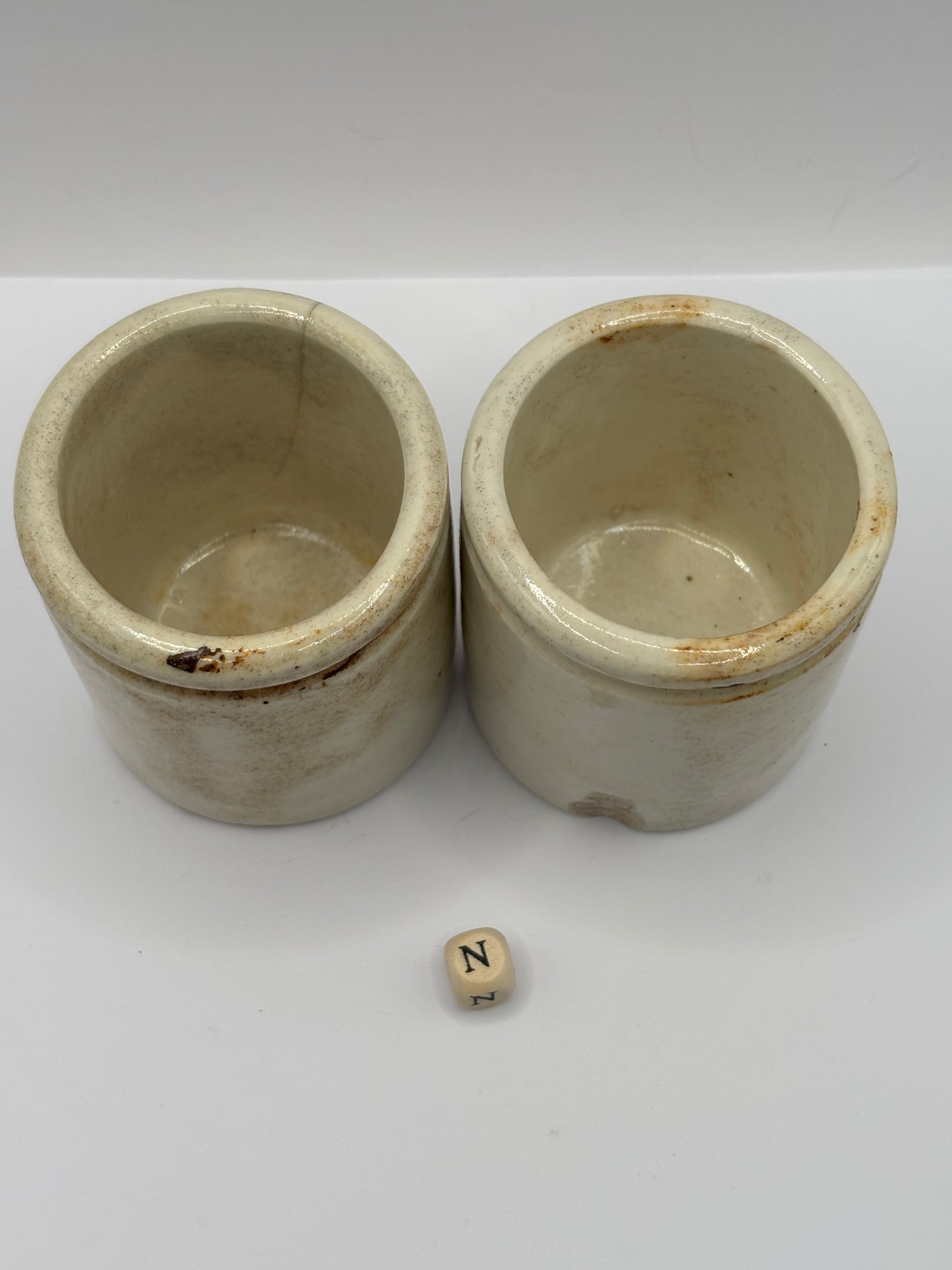 2 Old chunky stoneware pots (N)